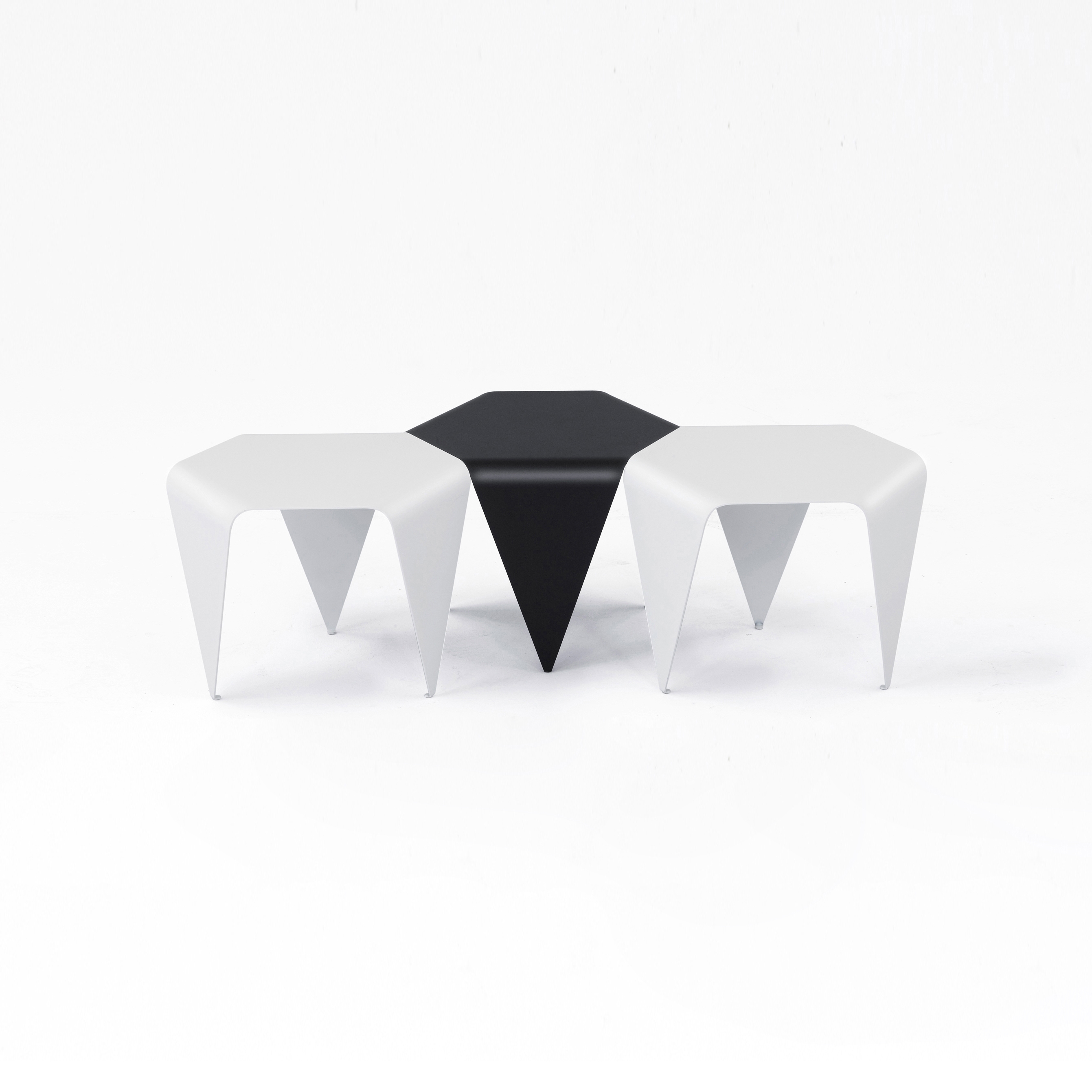 Mostra il prodotto Bee Side Table | H 145 del produttore Hans Hansen & The Hansen Family