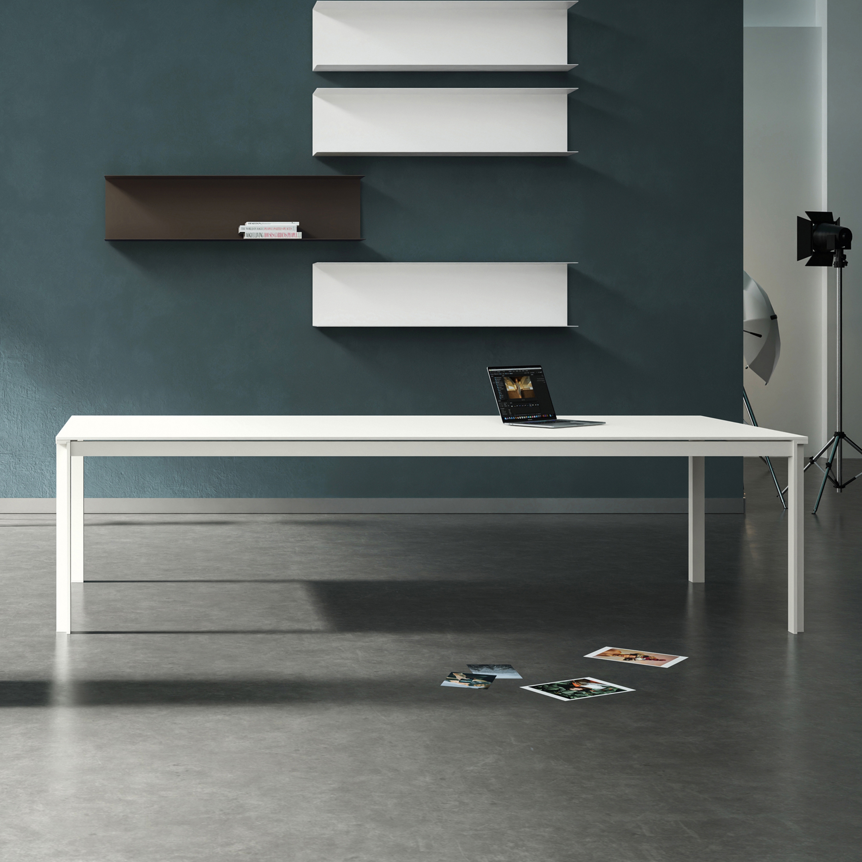 Display product Zefiro X desk from manufacturer ALEA