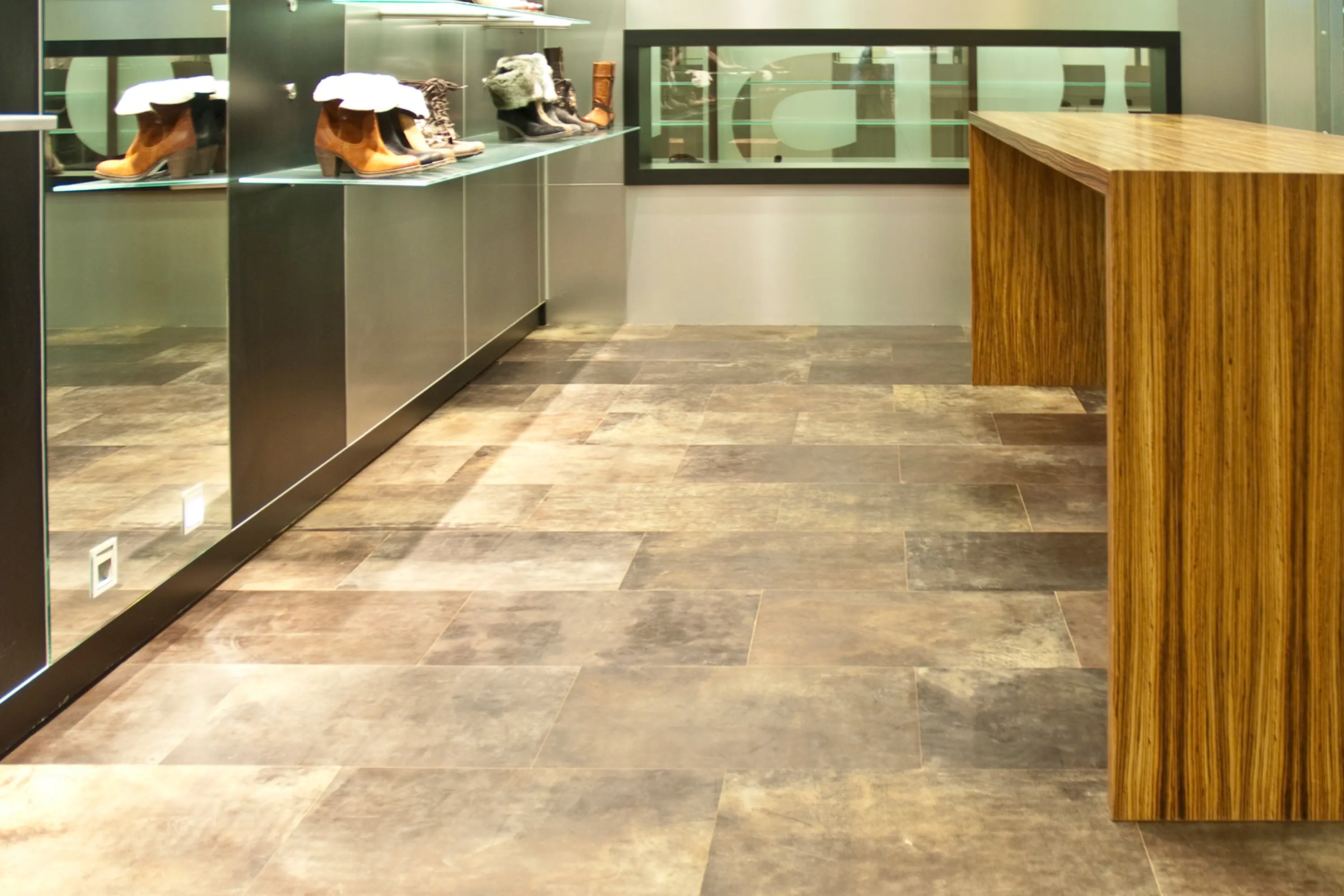 Freund - Leather floor