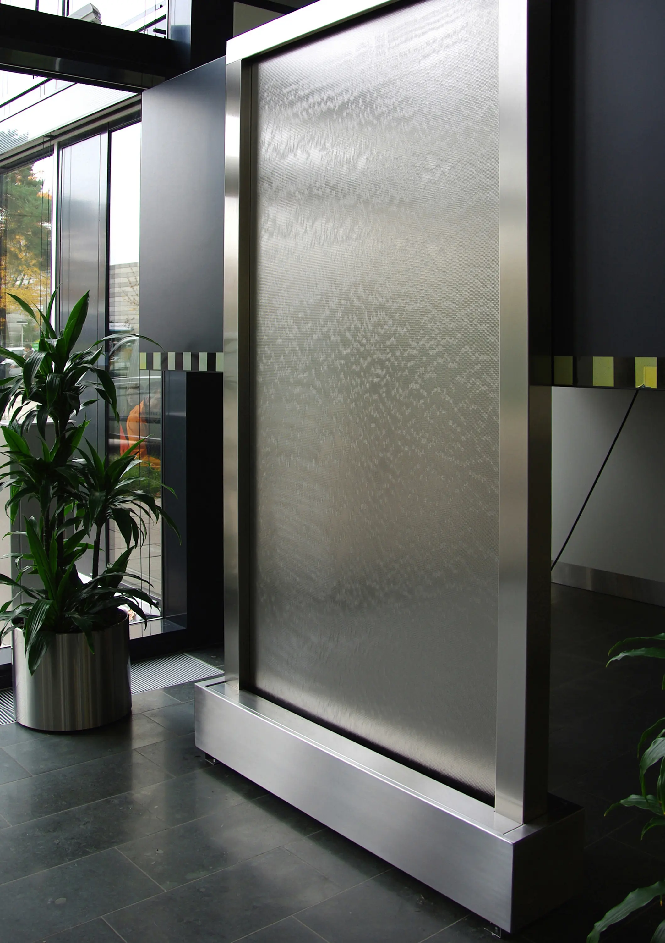 Freund - Water wall