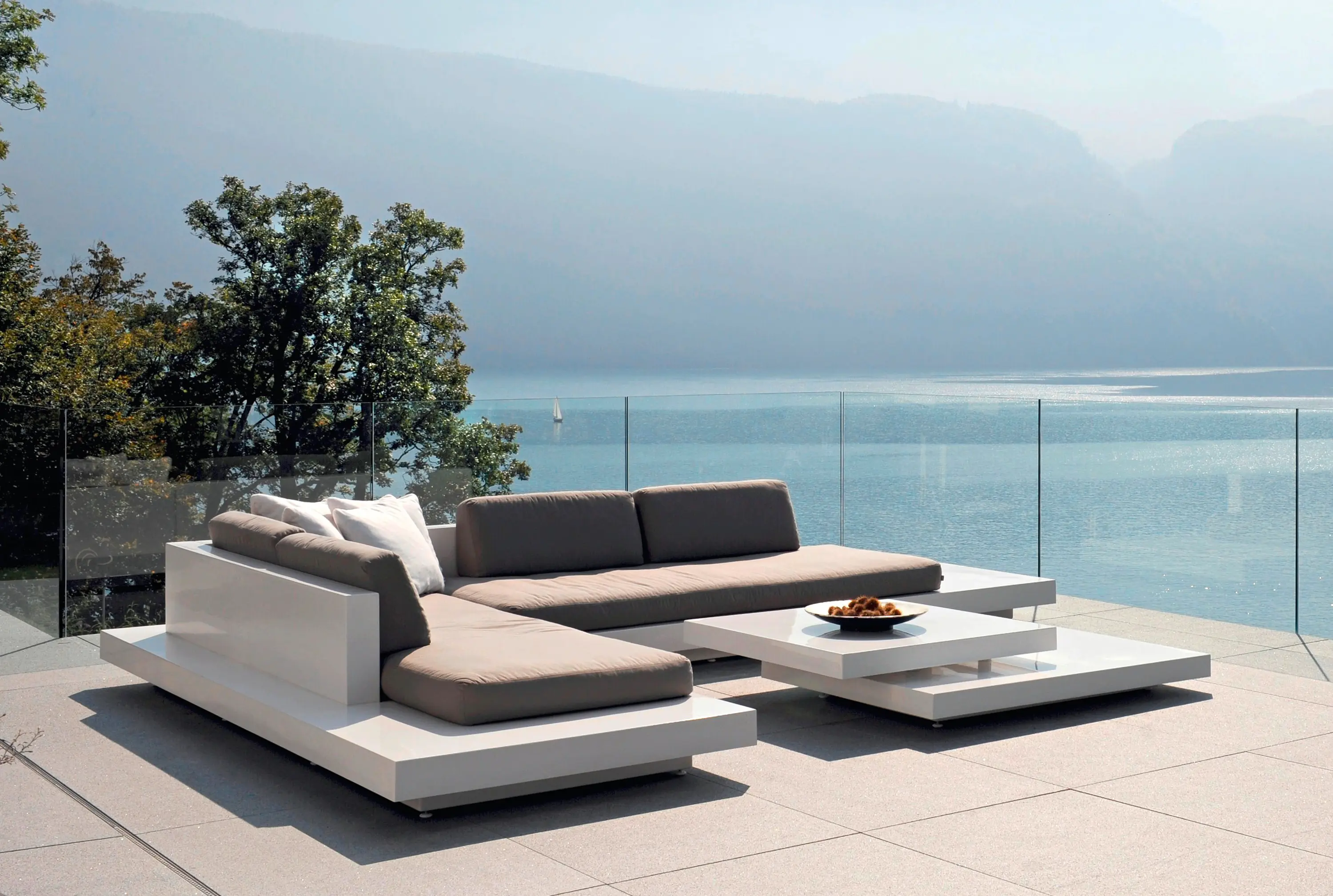 Rausch Classics - Platform Couch table