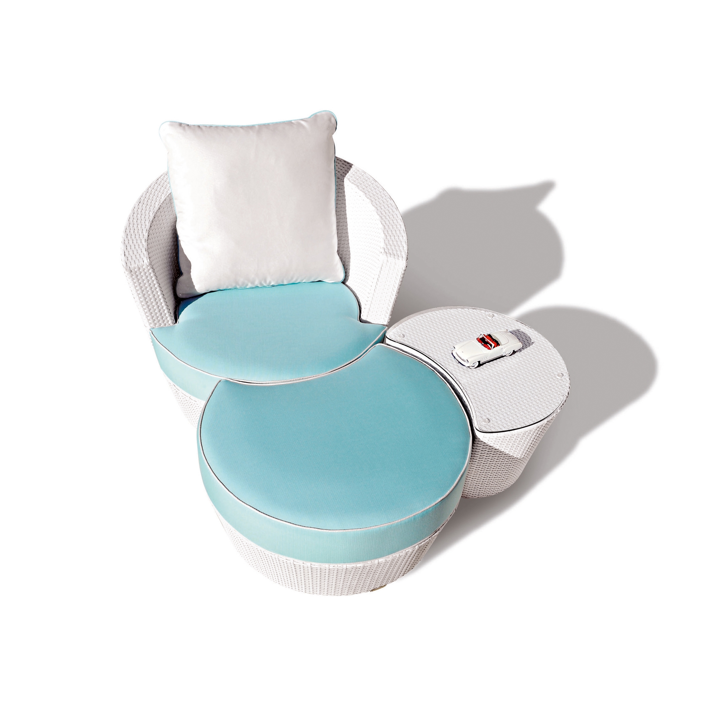 Produkt Eden Roc Gruppe mit Sessel | Hocker & Beistelltisch des Herstellers Rausch Classics anzeigen