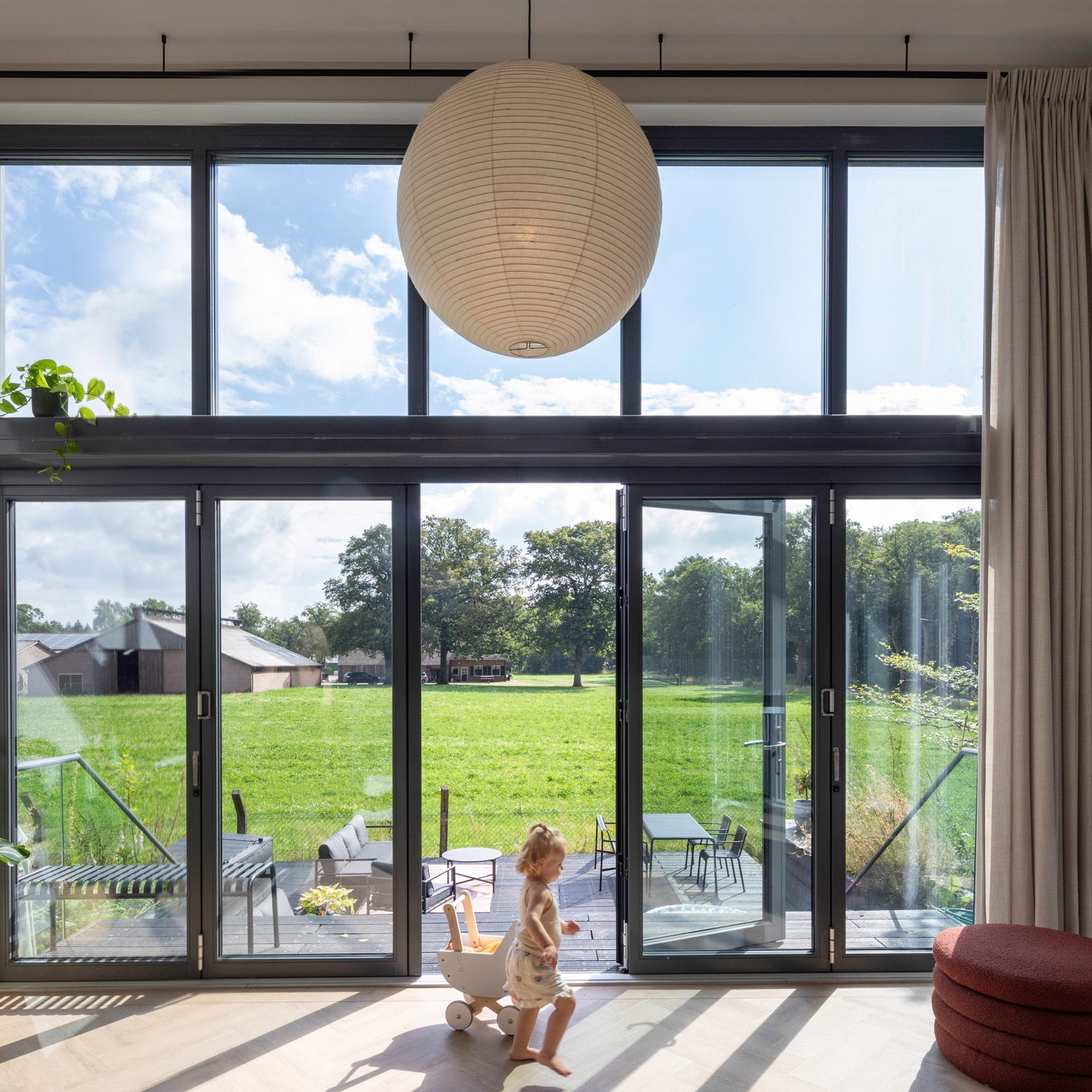 Afficher le produit Bi-folding Door Woodline | Woodline du fabricant Solarlux