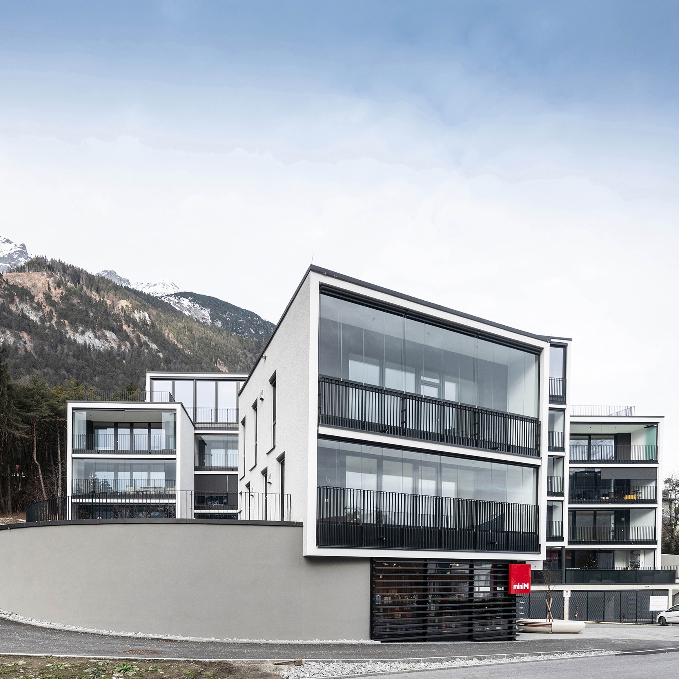 Produkt Glass parapet | SL Modular Thermally Insulated des Herstellers Solarlux anzeigen