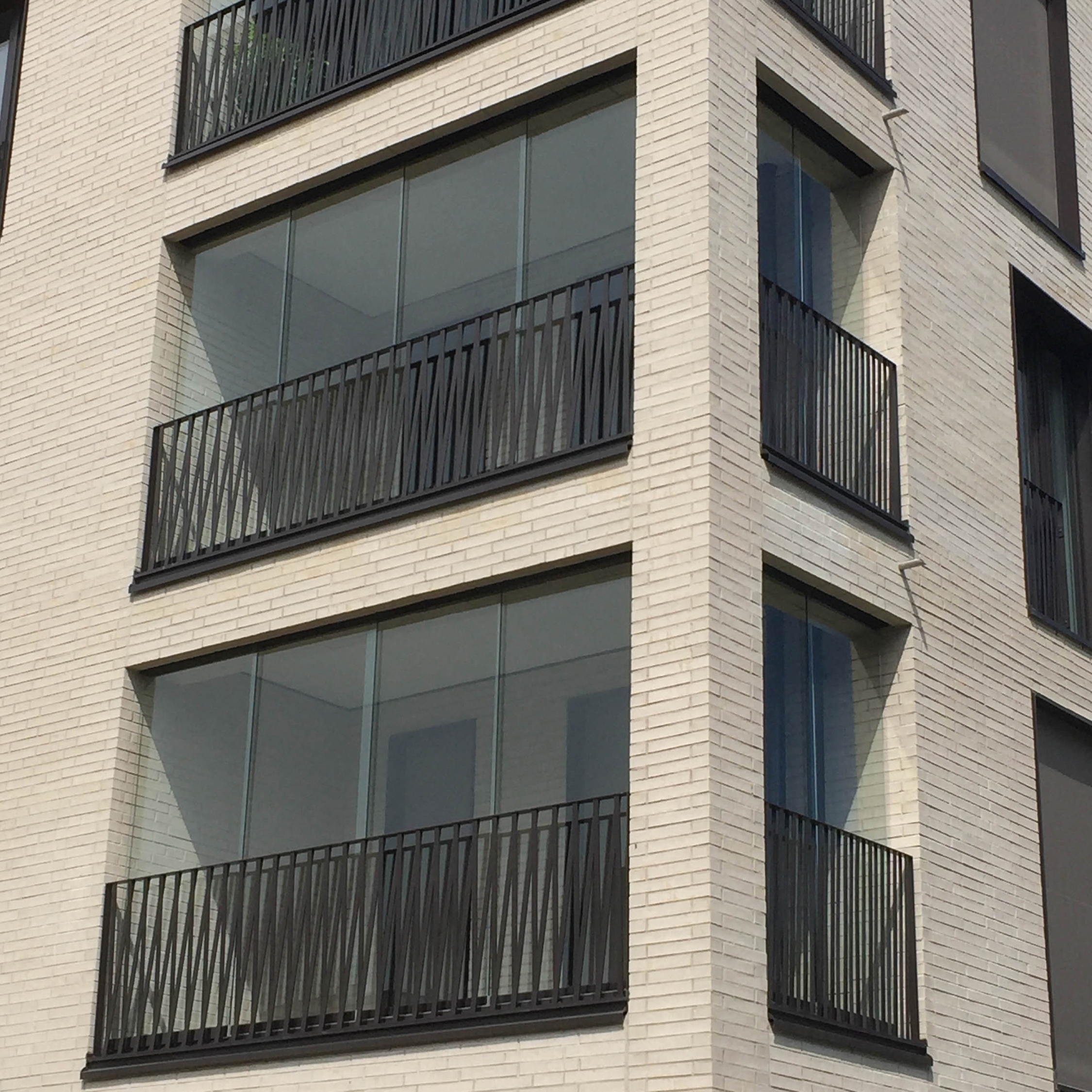 Display product Sliding System | Proline S from manufacturer Solarlux