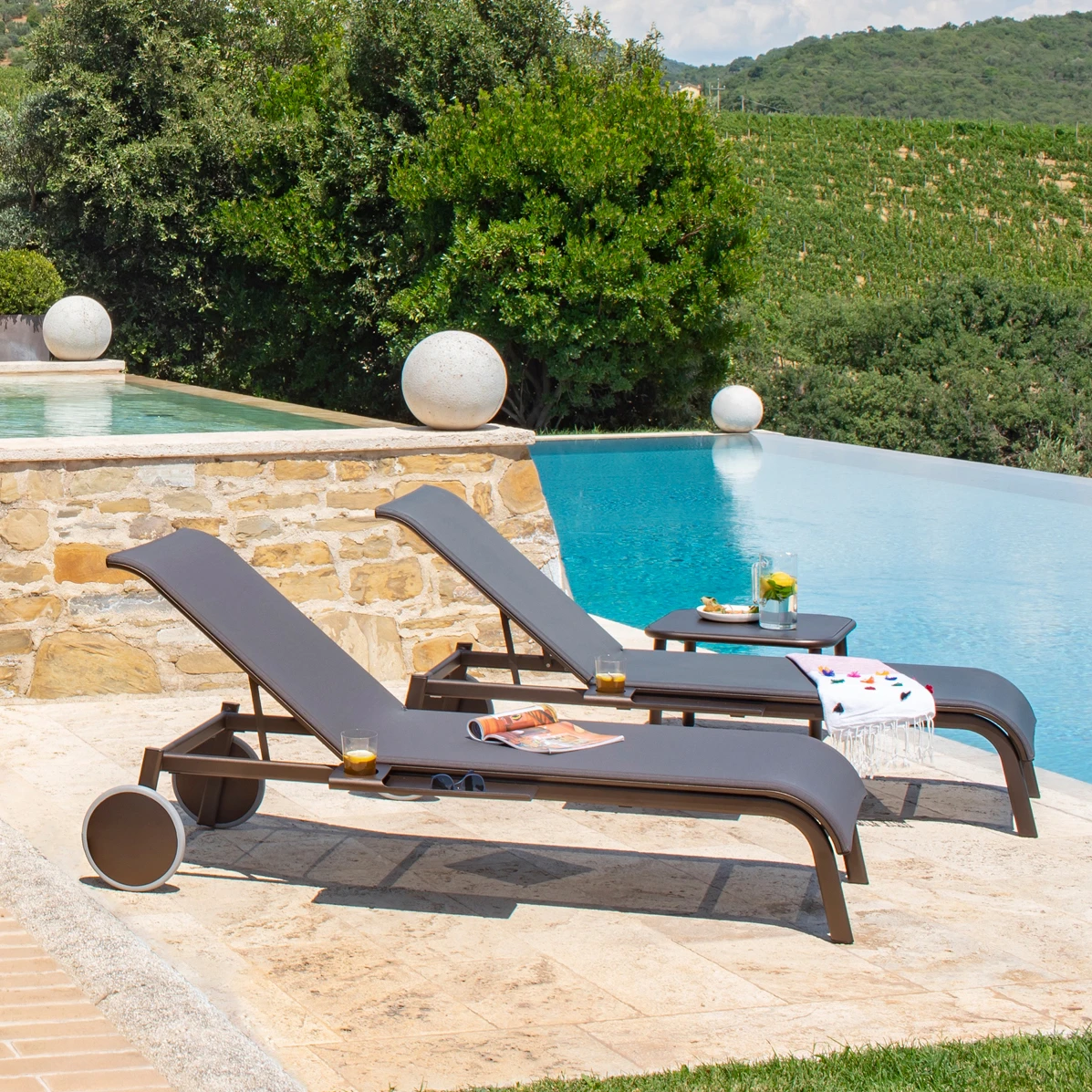 CHAISES LONGUES & TRANSATS
