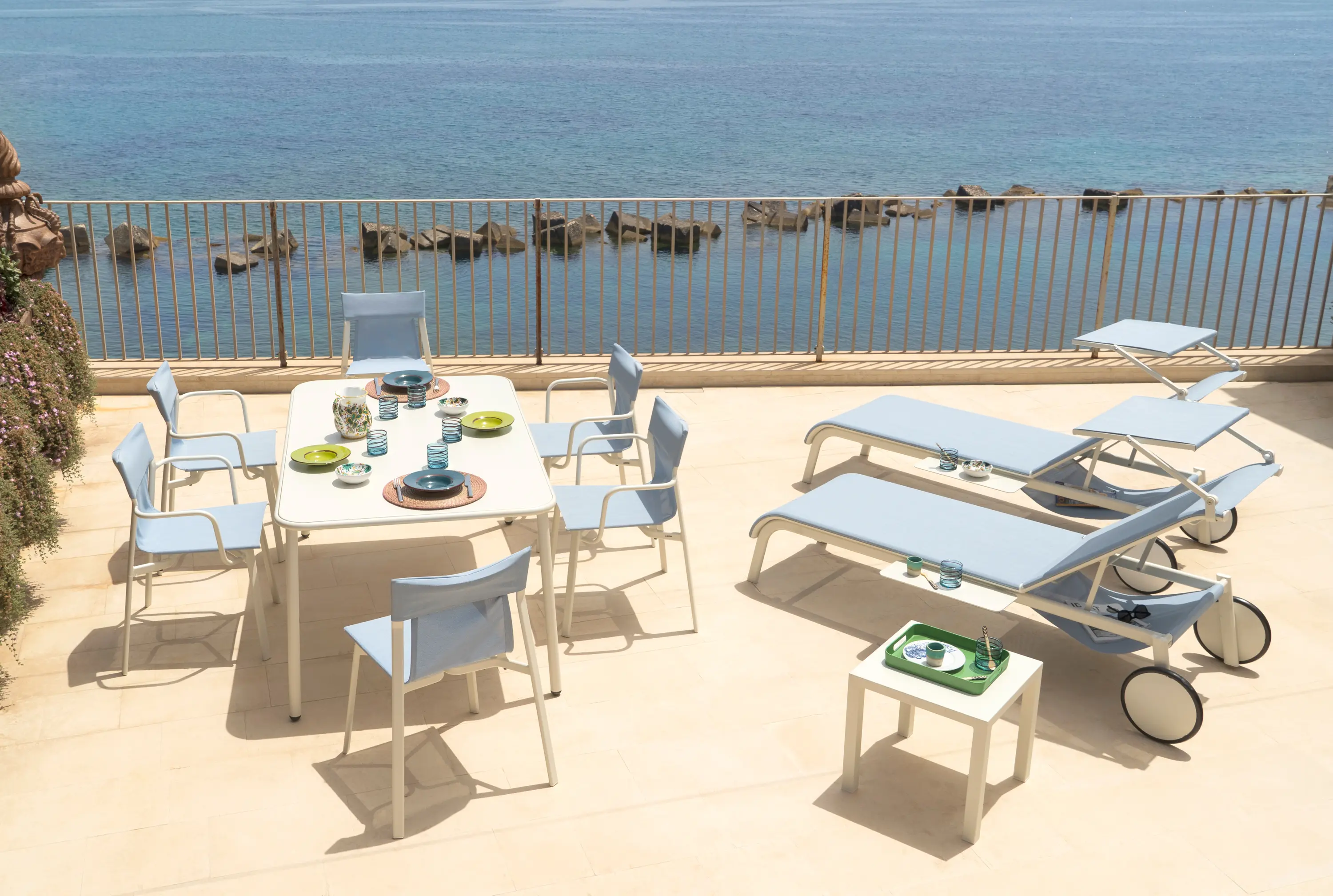 EMU Group - Tiki Stackable sunbed I 198