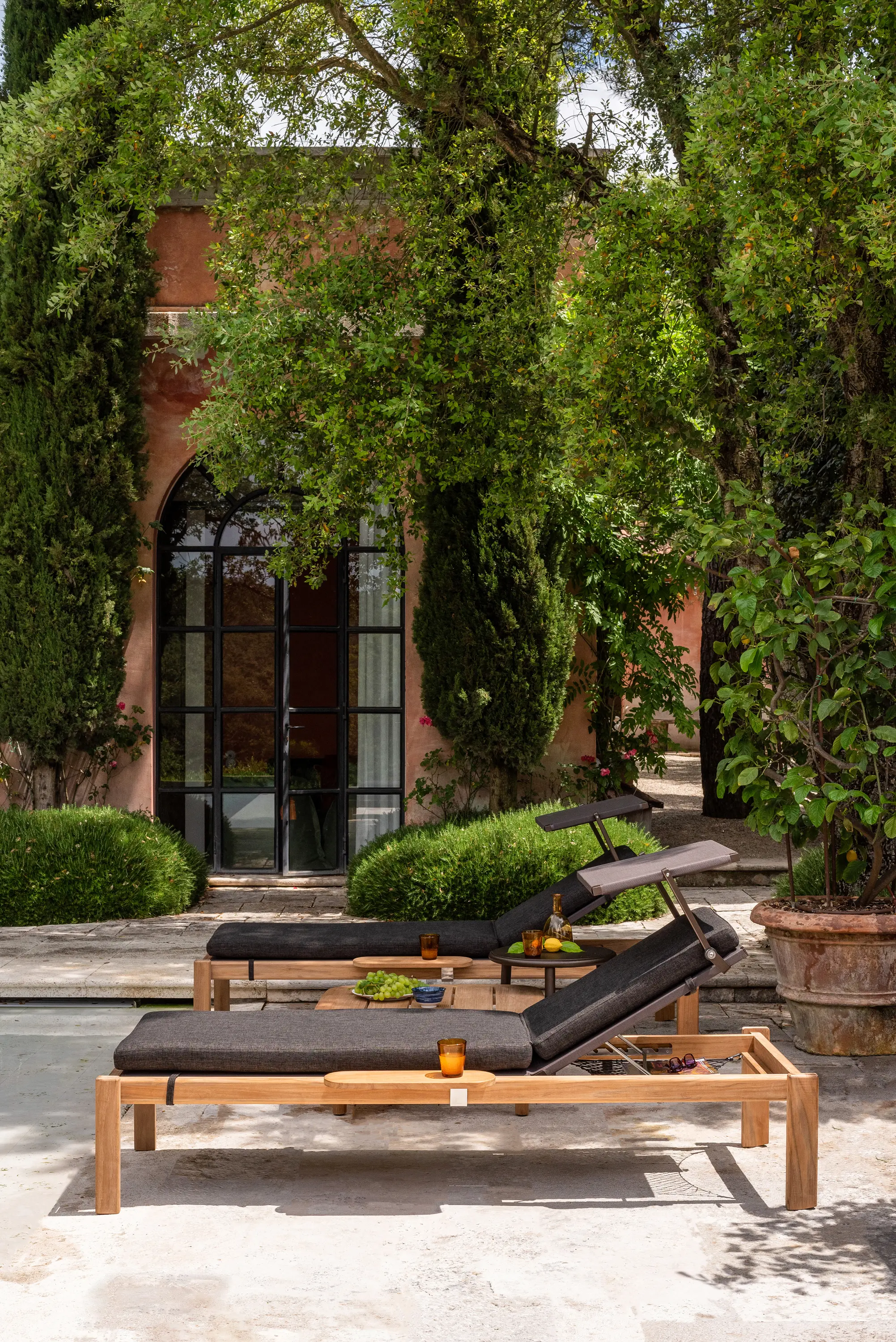 EMU Group - Shine Stackable sunbed with hidden wheels | 295+295B+295R+295T