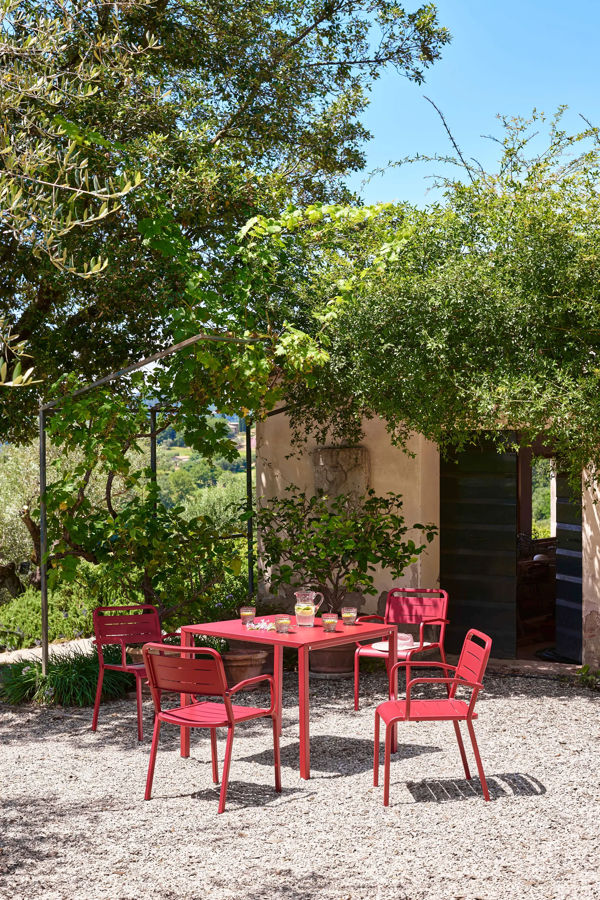 EMU Group - Urban 2/4 seats stackable square table | 096