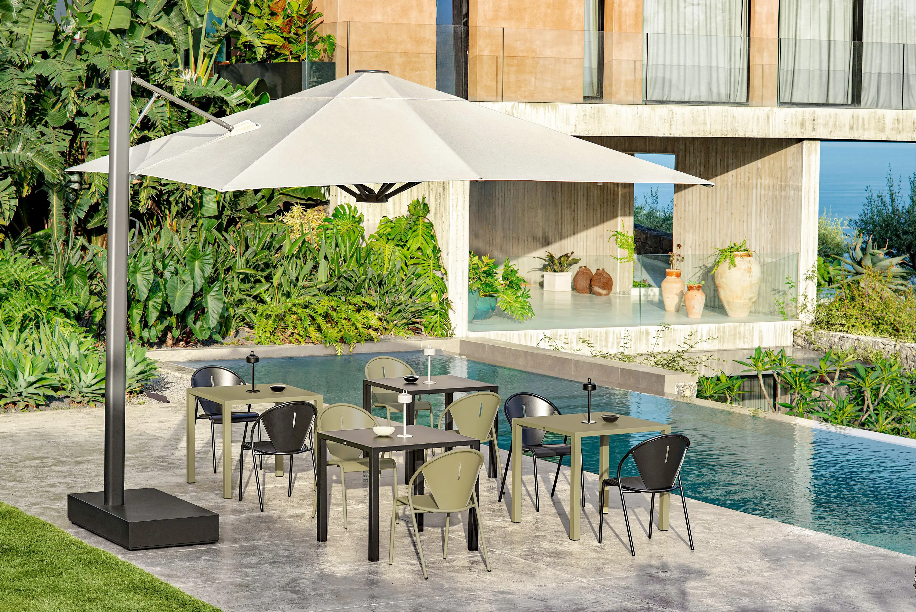 EMU Group - Code Chair | 679