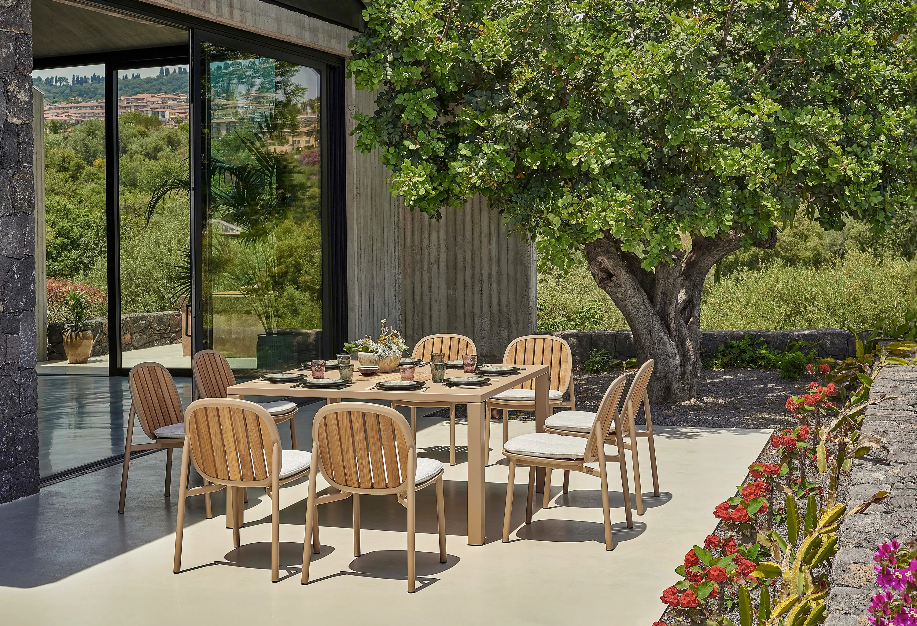 EMU Group - Quadro 8 seats square table | 1038+1040