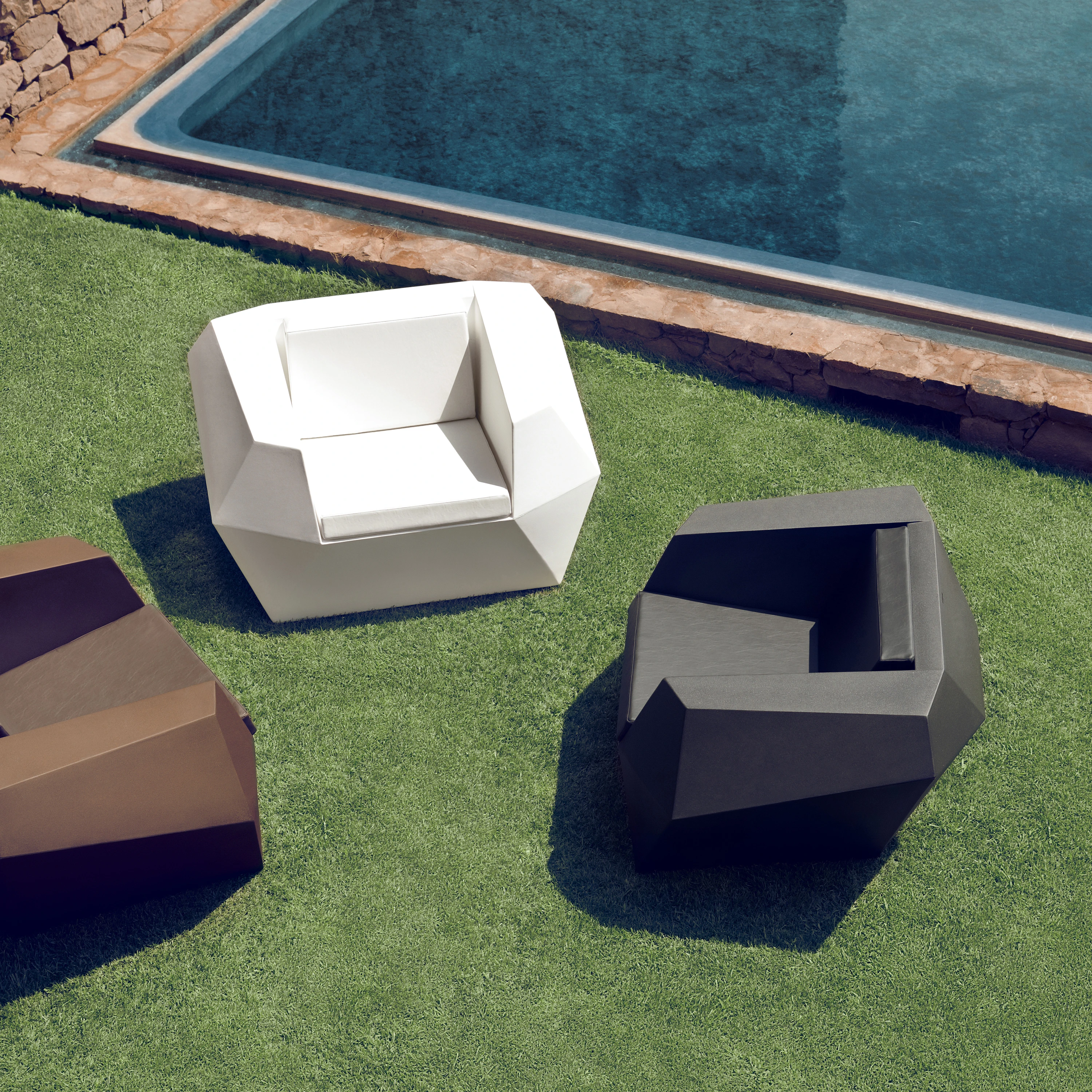 LOUNGE CHAIRS