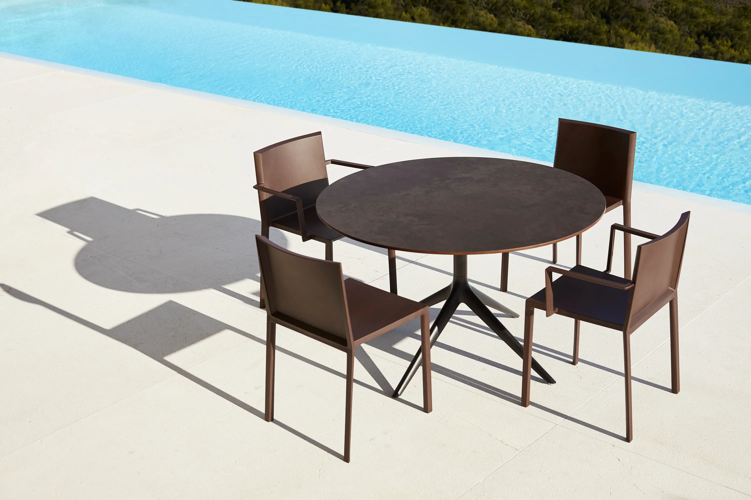 Vondom - Mari-Sol table