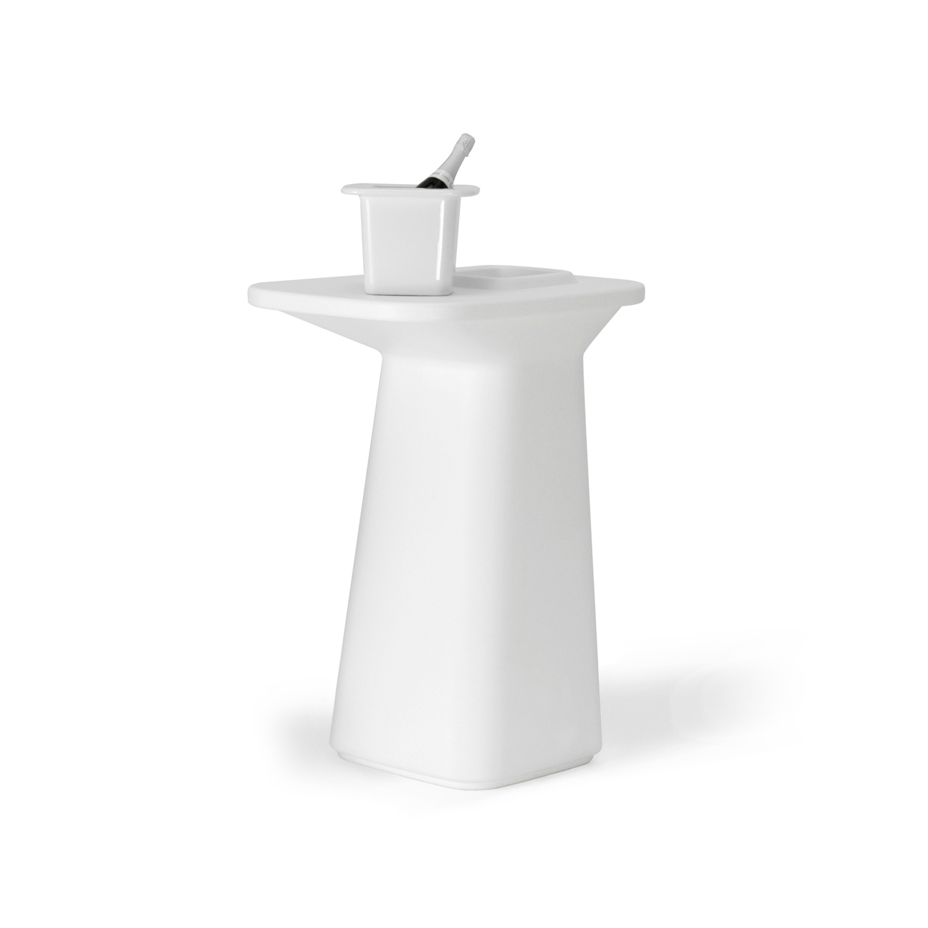 Display product Moma High table from manufacturer Vondom