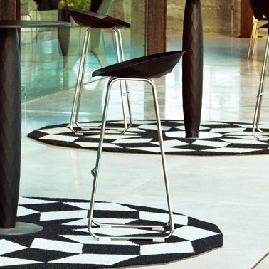 Display product Vases stool from manufacturer Vondom