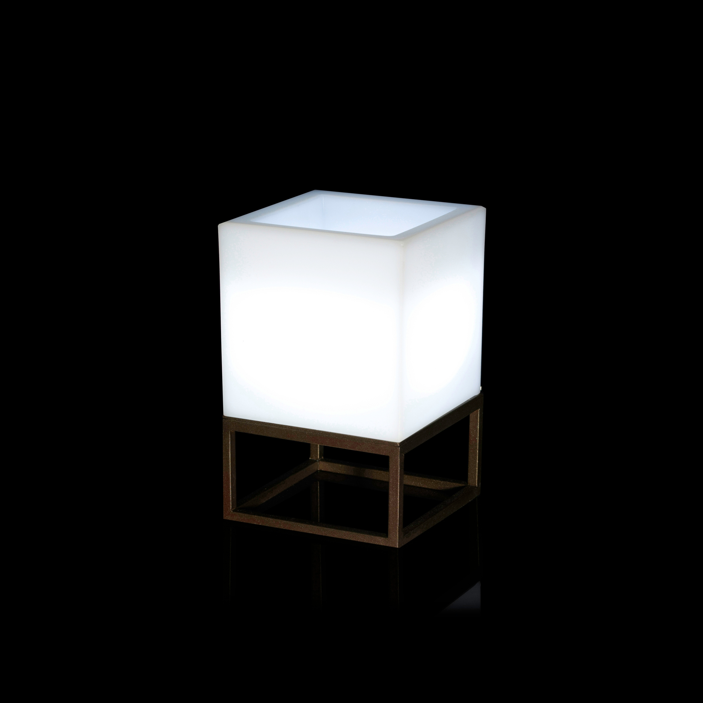 Produkt Vela Nano Cubo Llum pot des Herstellers Vondom anzeigen