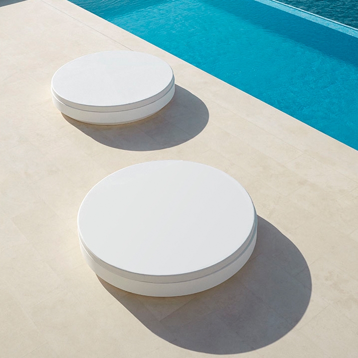 Display product Vela Daybed from manufacturer Vondom