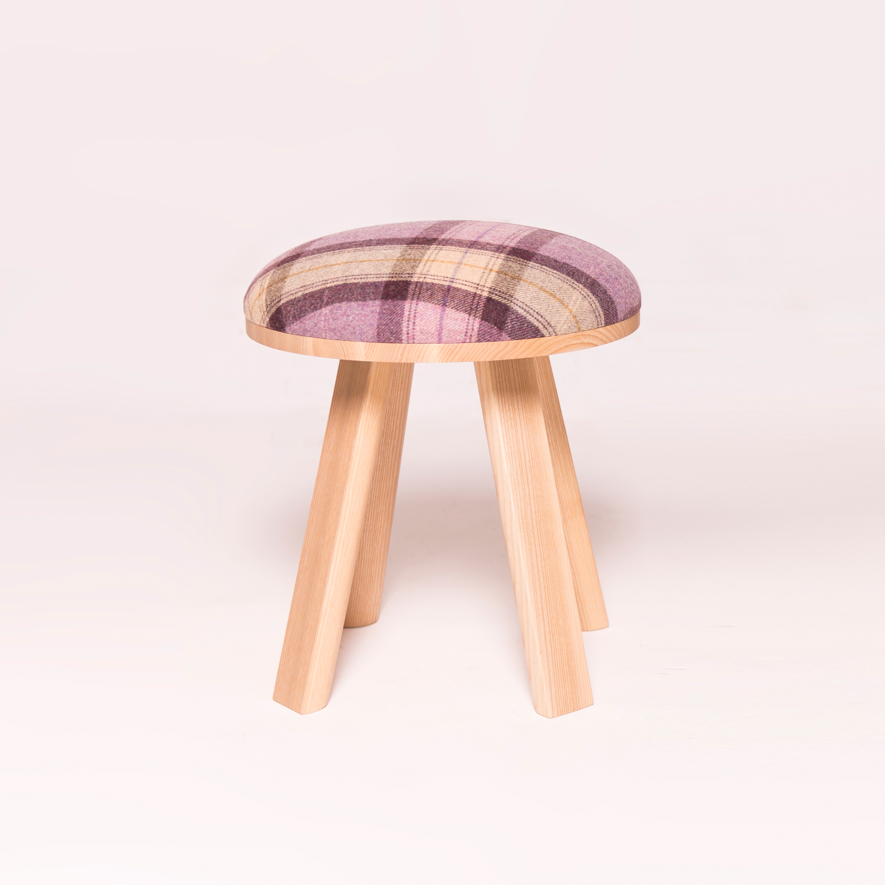 Display product BuzziMilk Stool from manufacturer BuzziSpace