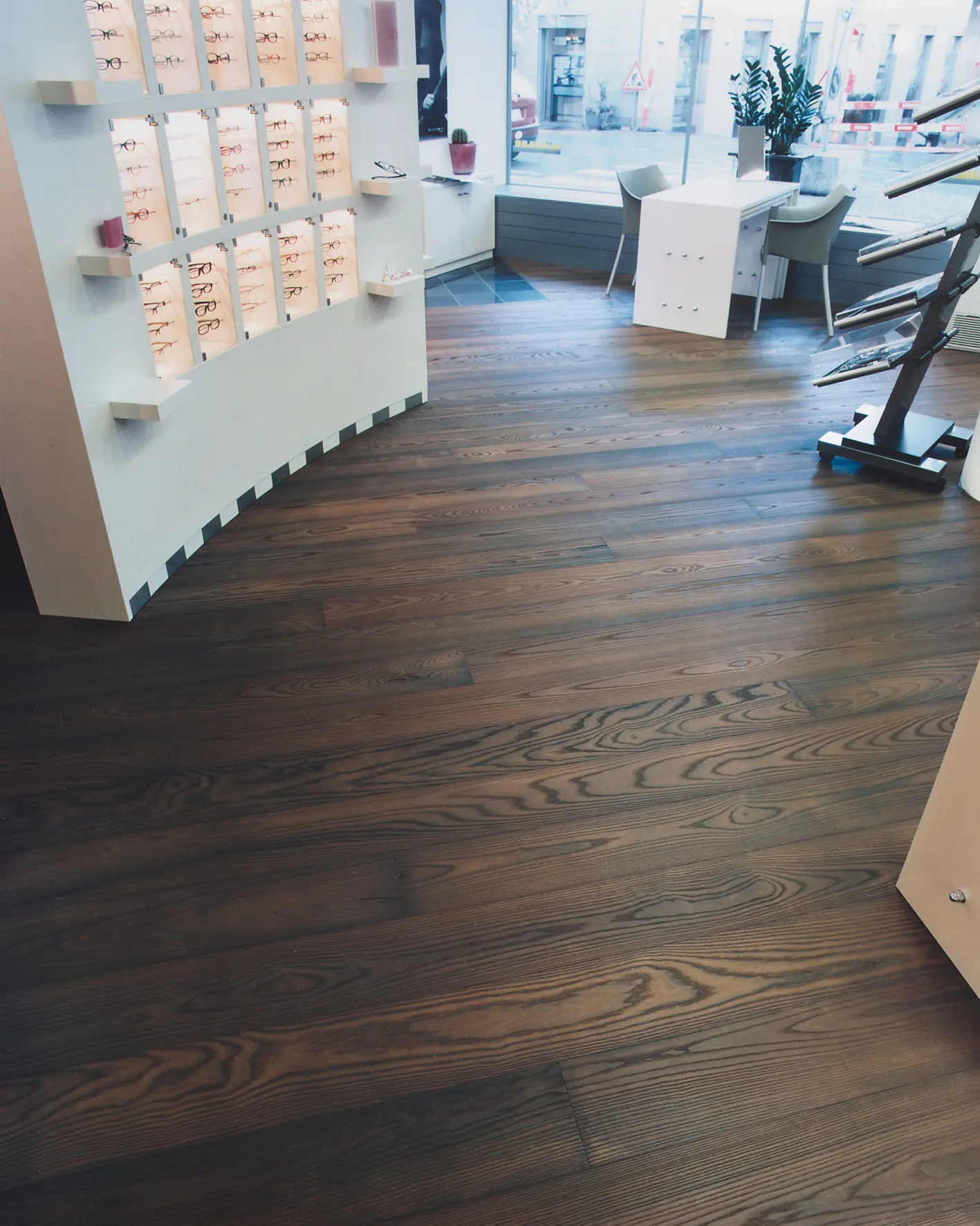 mafi - ASH Vulcano Dark brushed | white oil