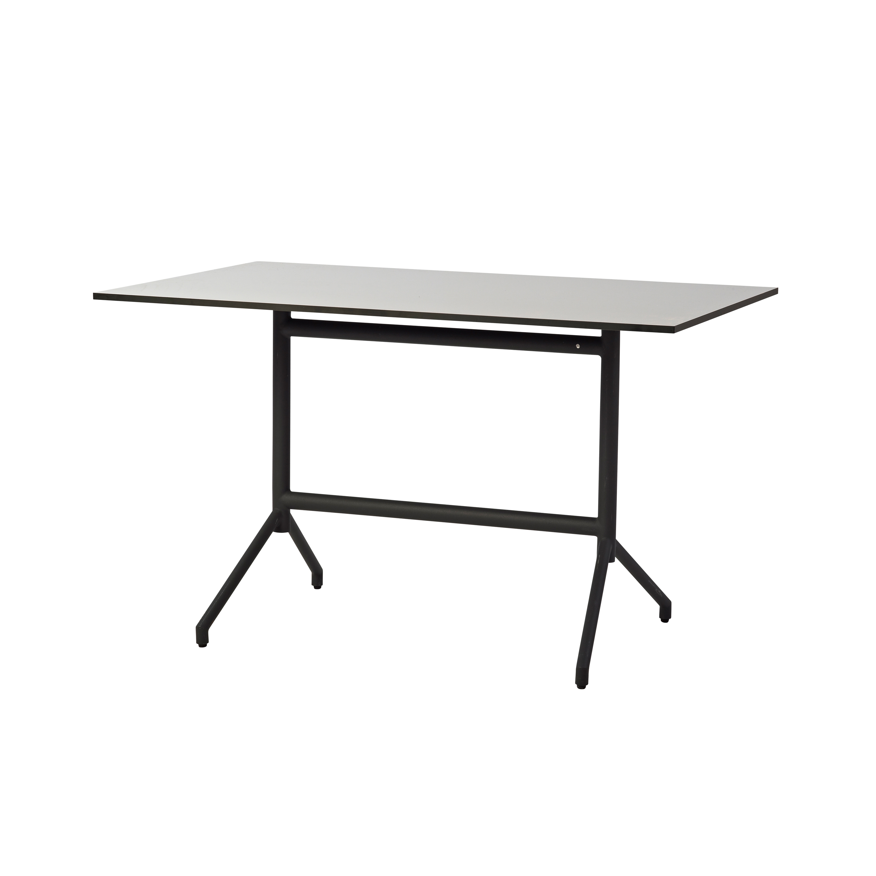 Display product Avenue dining table from manufacturer Cane-line