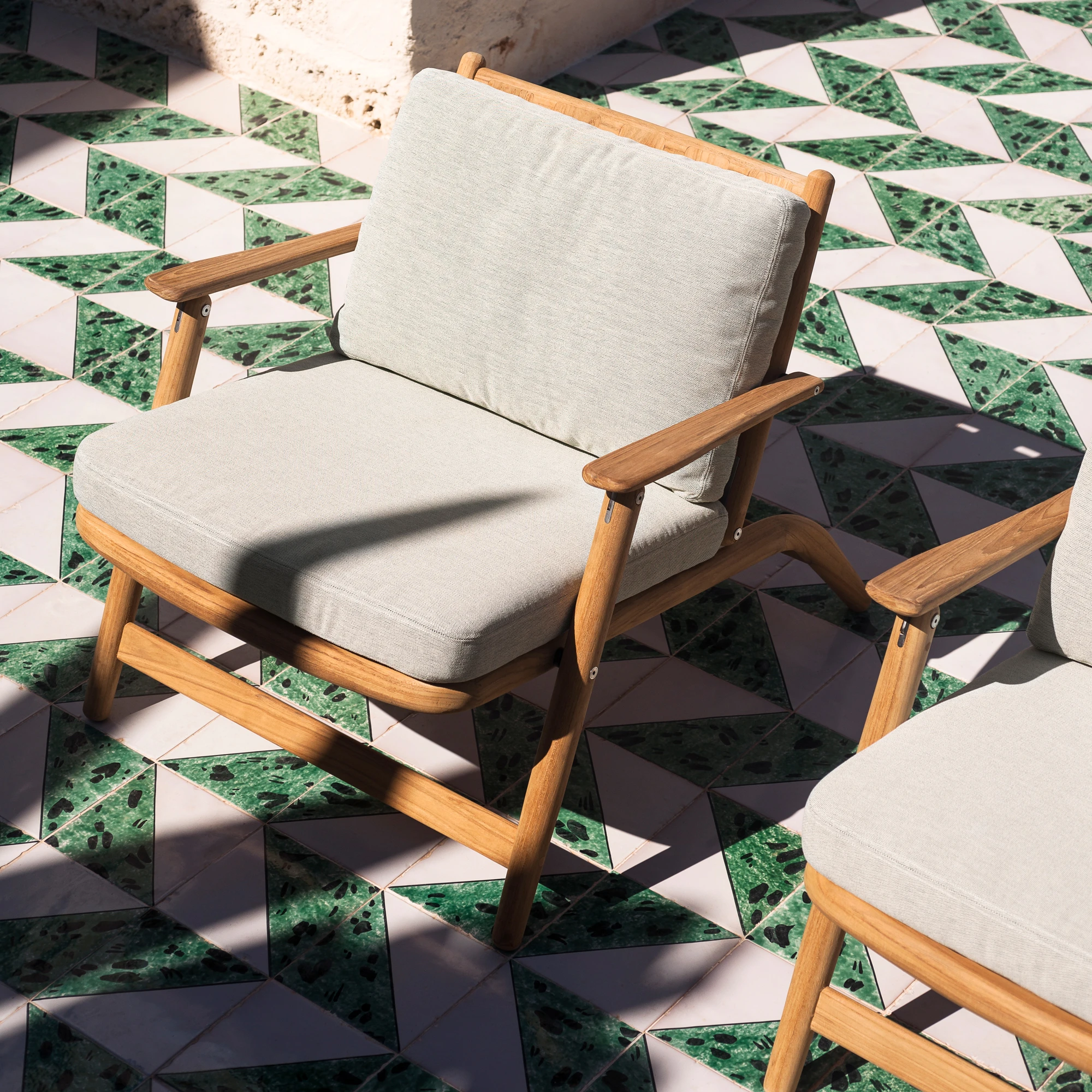 LOUNGE CHAIRS