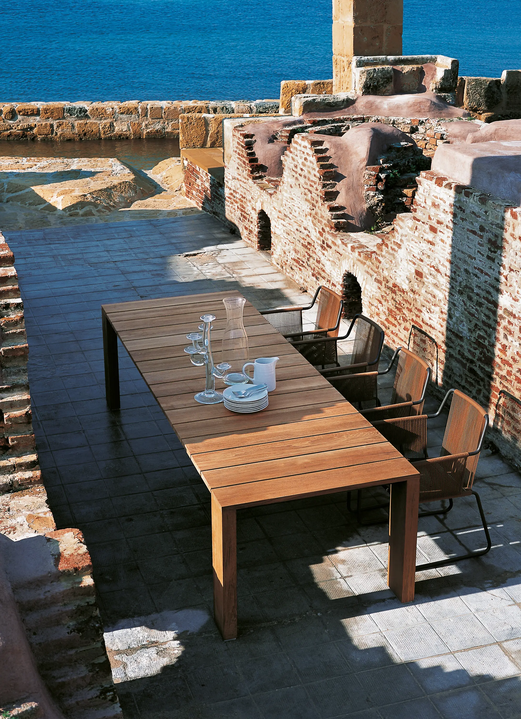 Roda - PIER 025 Tisch