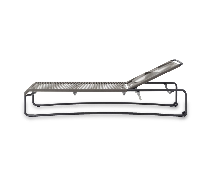 Display product HARP 304 Sunlounger from manufacturer Roda