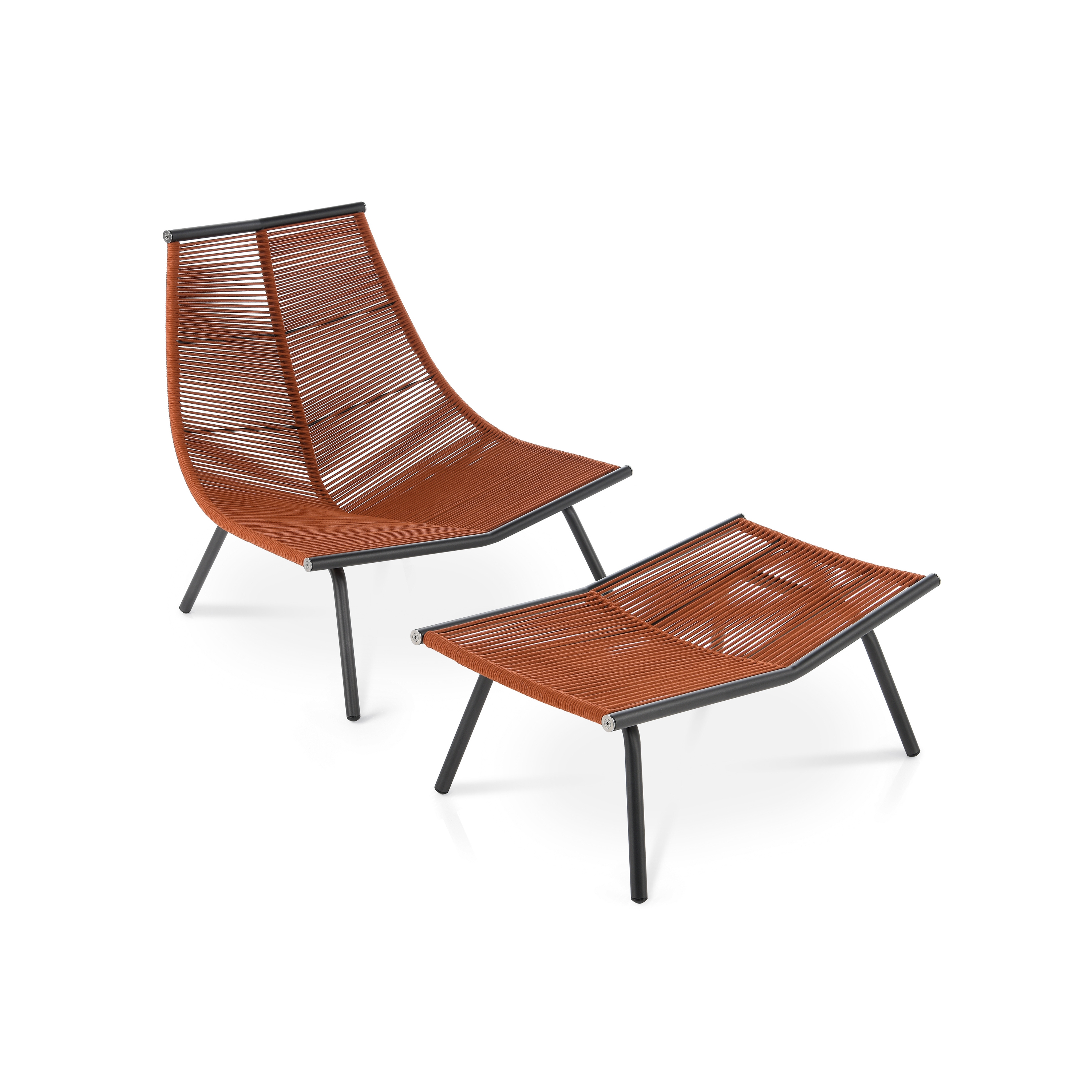 Mostra il prodotto Poltrona con schienale alto LAZE 002 e Pouf LAZE 004 del produttore Roda