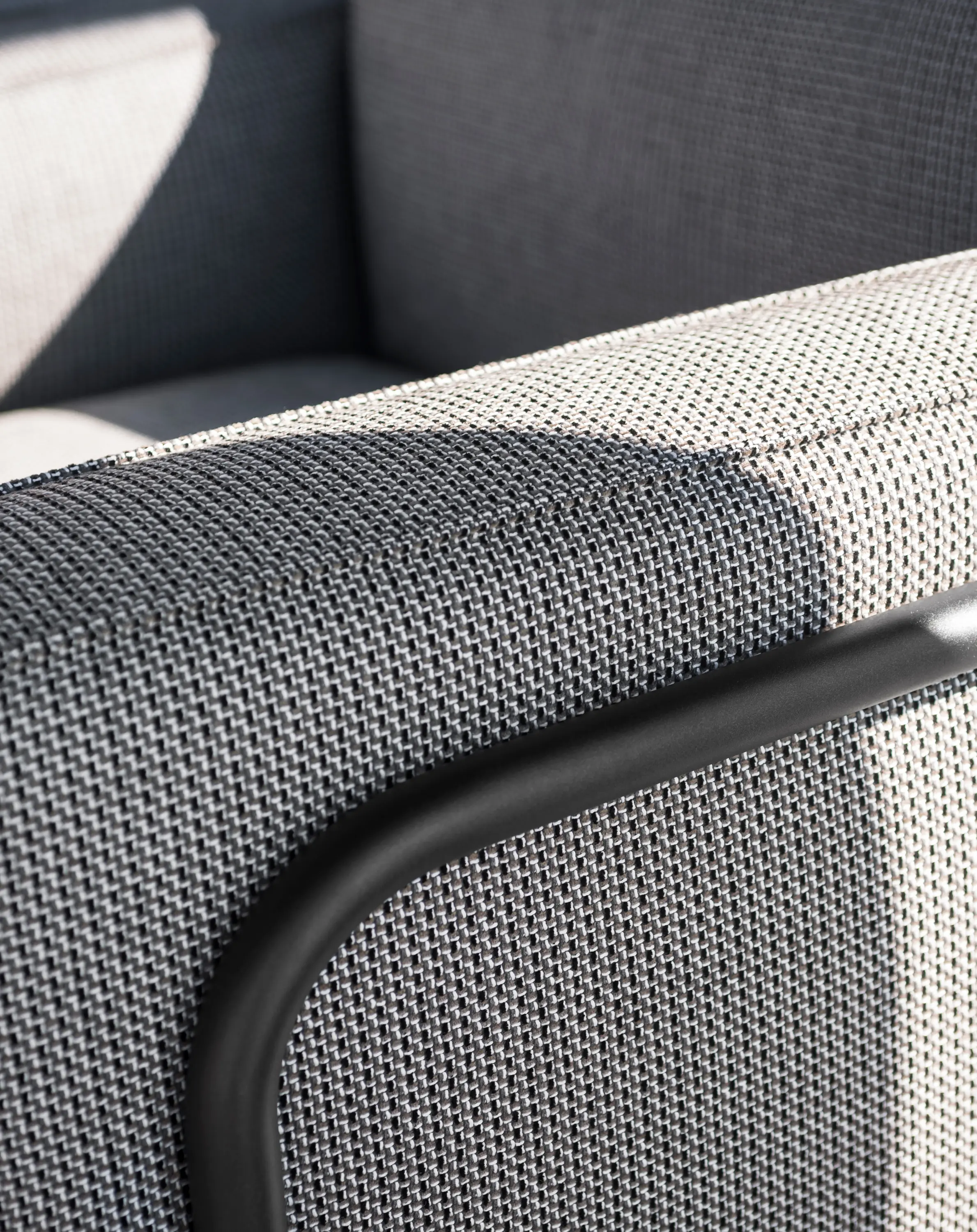 Roda - ESTENDO 001 one-seater sofa