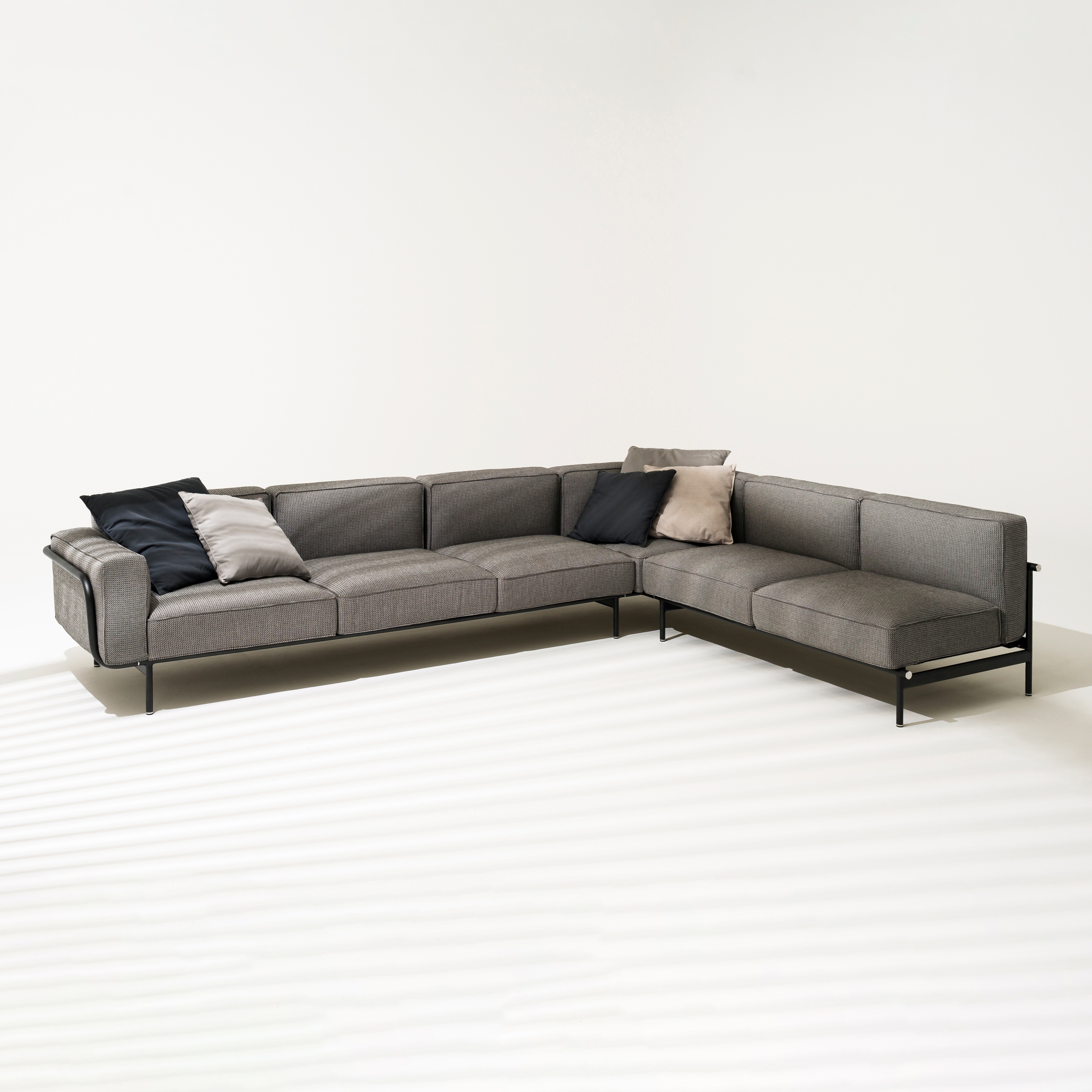Display product ESTENDO corner sofa composition from manufacturer Roda