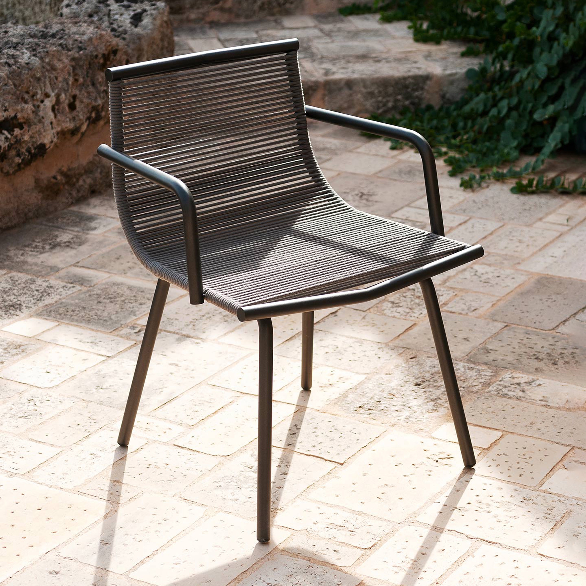 Display product LAZE 059 Armchair from manufacturer Roda