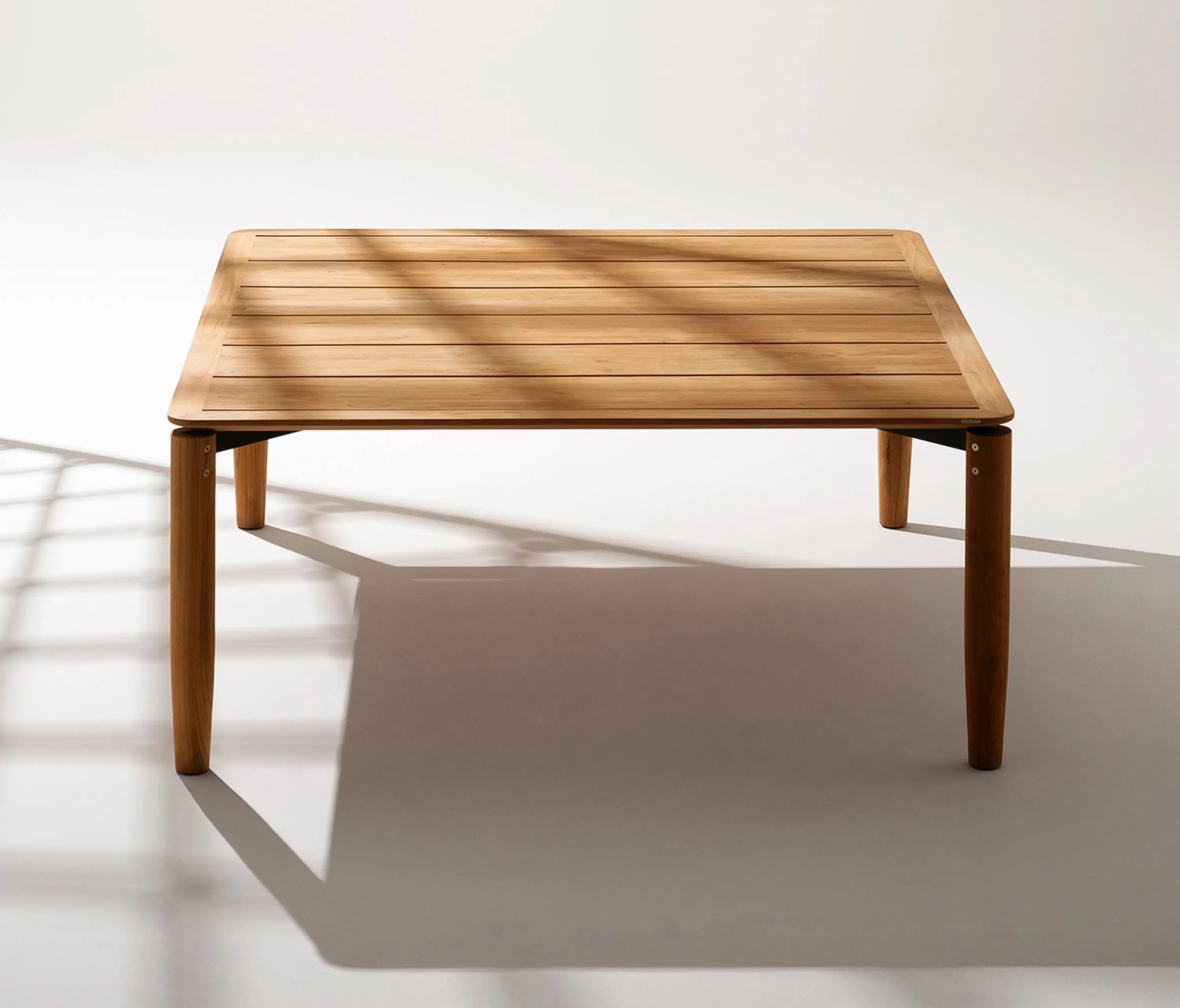 Roda - LEVANTE 017 table