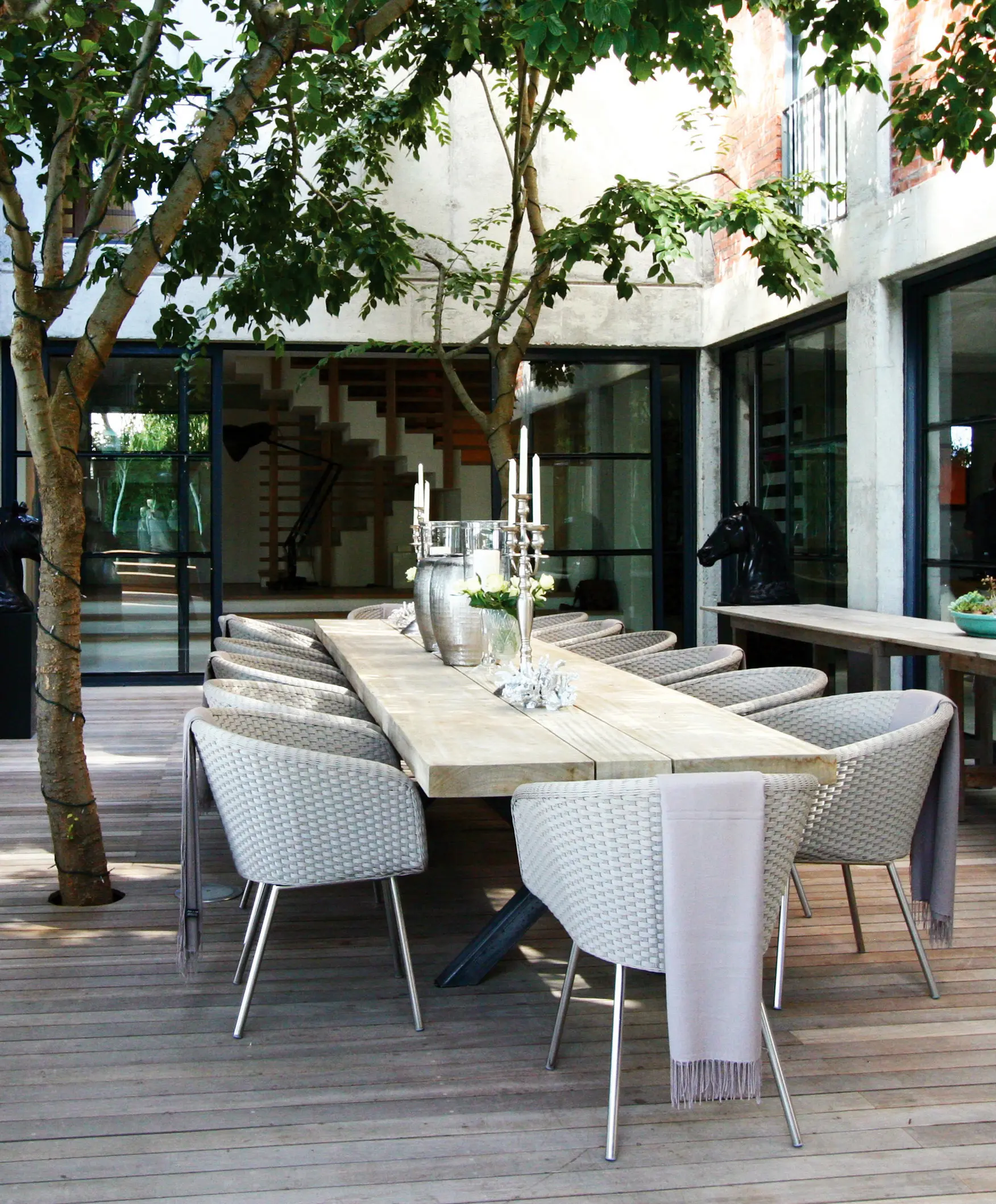 FueraDentro - Shell Dining 200
