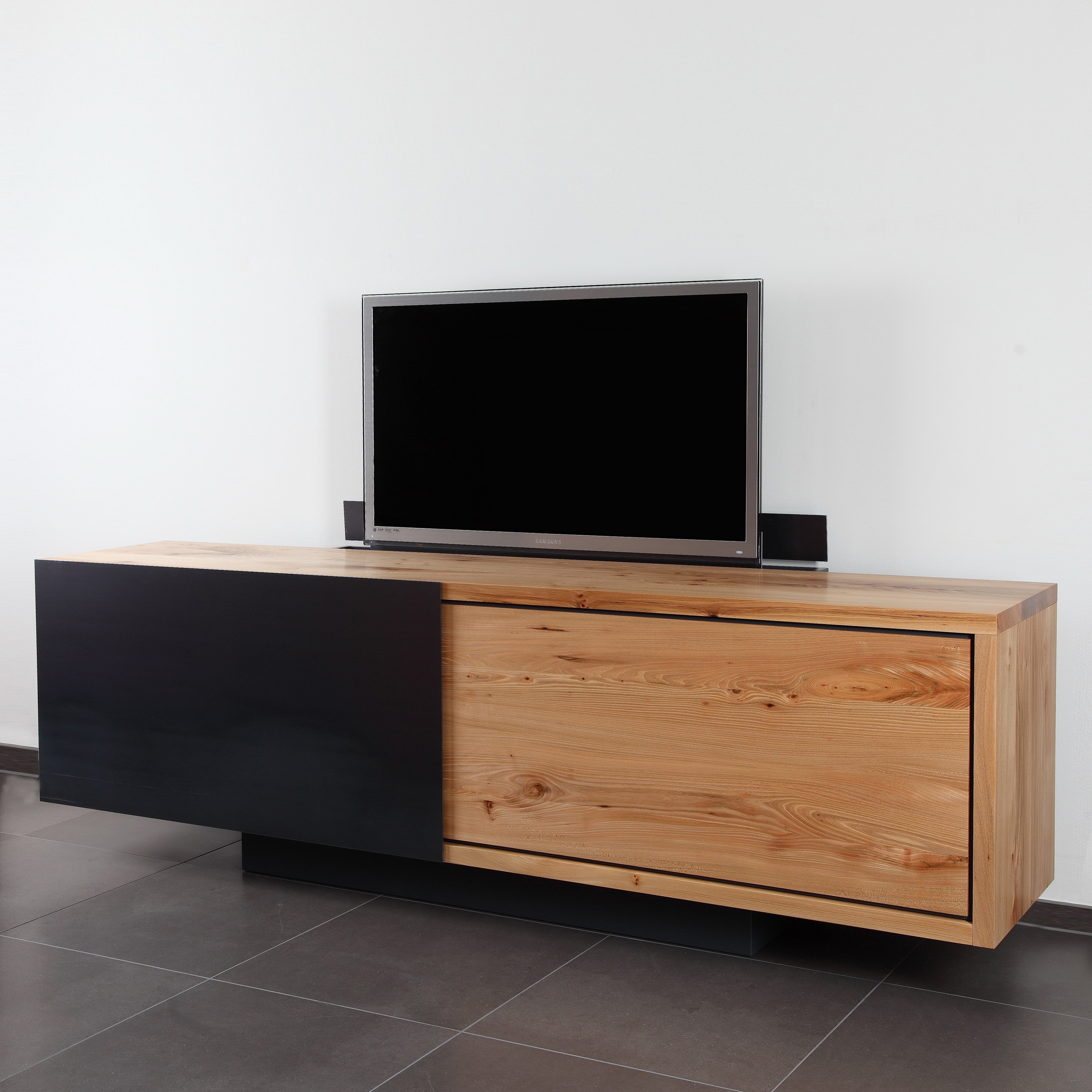 Produkt IGN. B2. TV. SIDEBOARD. des Herstellers Ign. Design. anzeigen