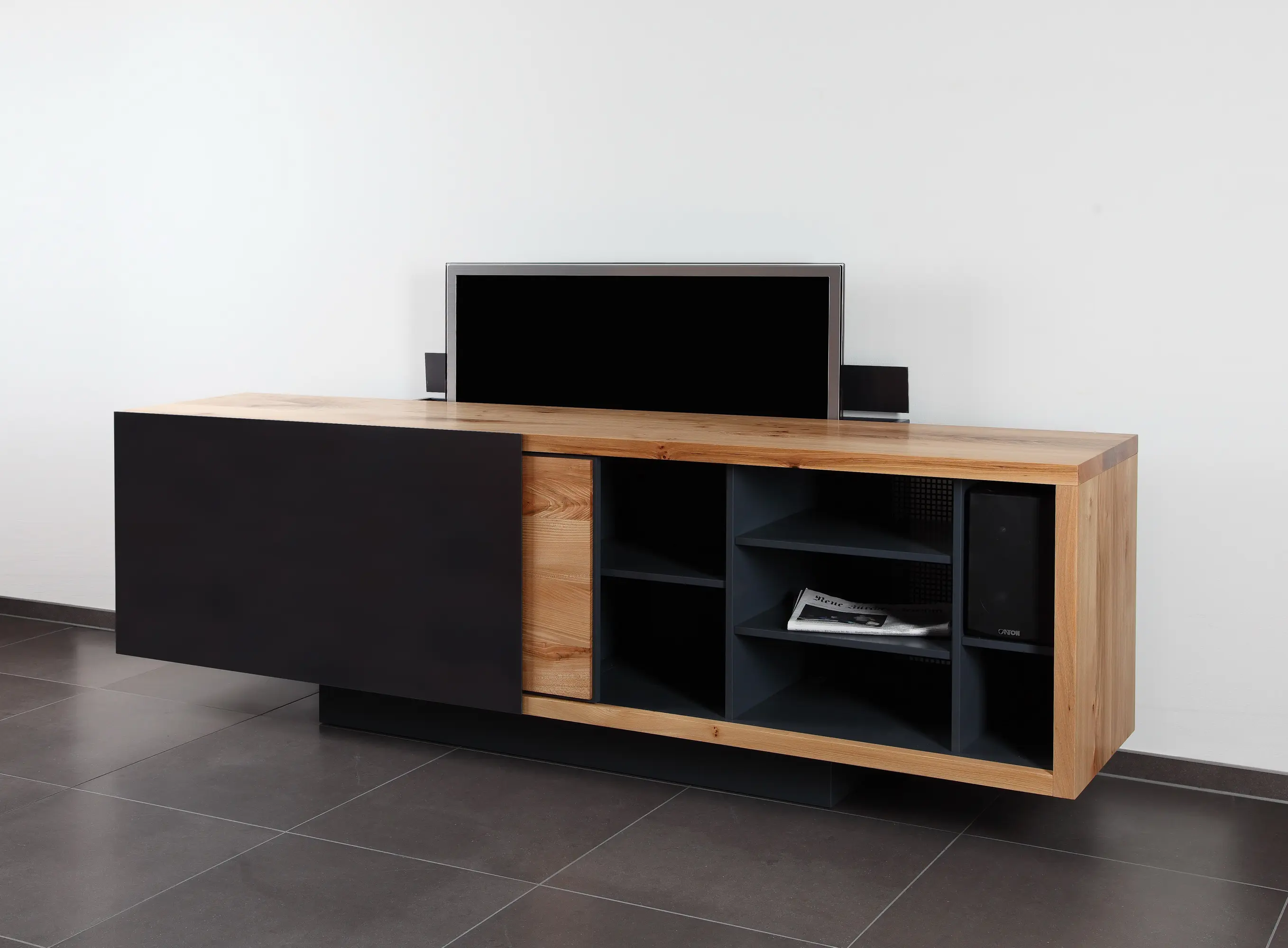 Ign. Design. - IGN. B2. TV. SIDEBOARD.