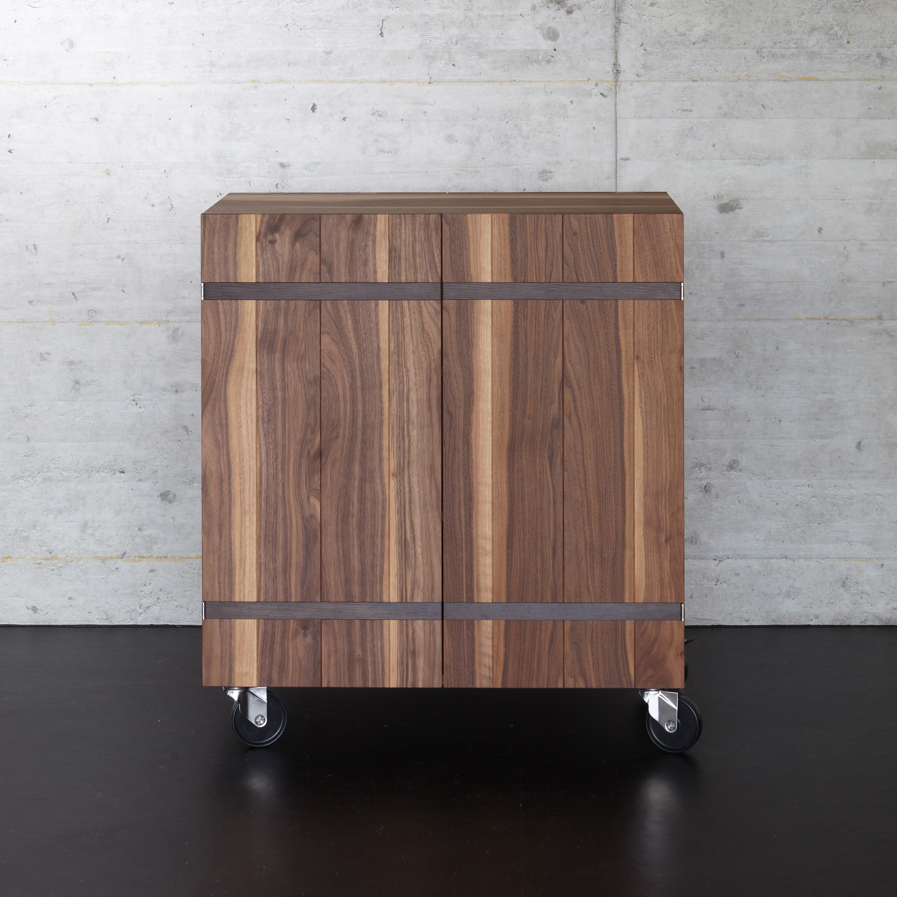Display product IGN. CASE. Kofferschrank from manufacturer Ign. Design.