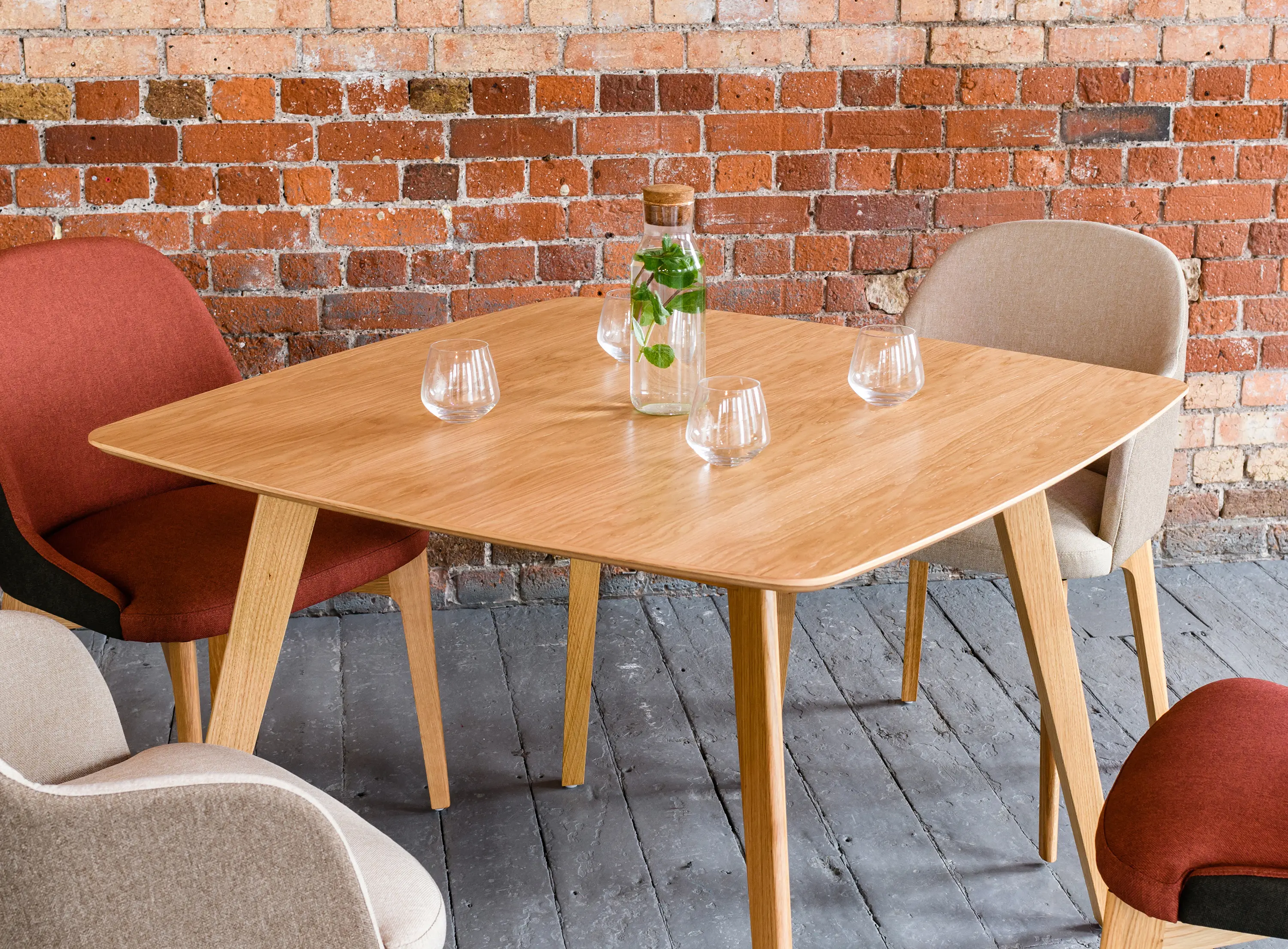 Boss Design - Isla Dining Table