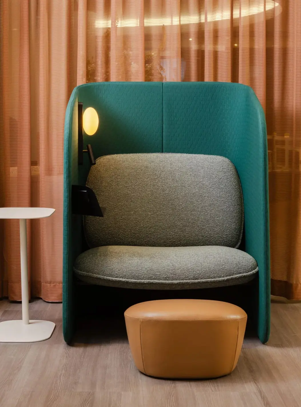 Boss Design - Frida Booth