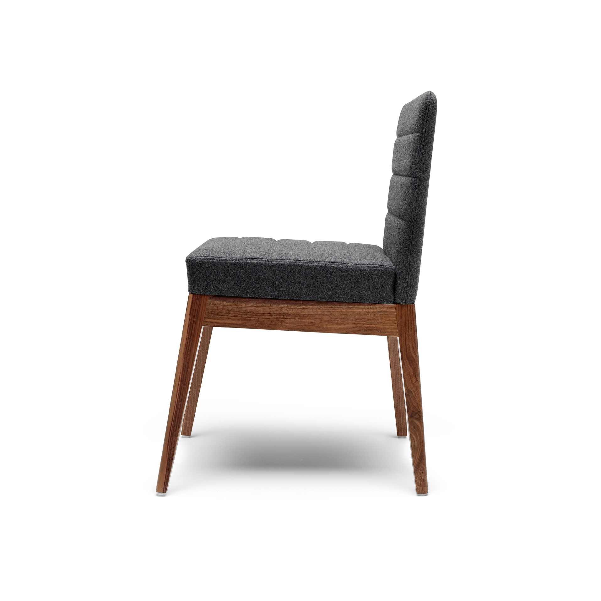 Mostrar el producto Callisto Dining Chair - American Black Walnut del fabricante Boss Design