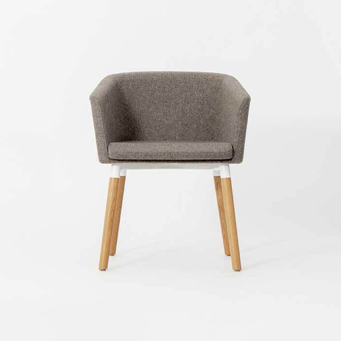 Mostra il prodotto Toto Low Back 4 leg del produttore Boss Design
