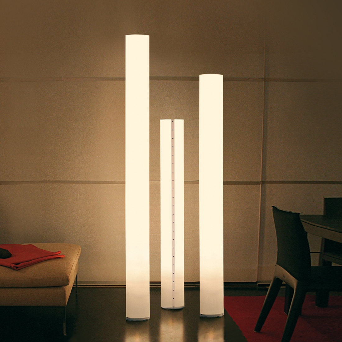 Display product WHITE FLOOR XL LED from manufacturer chameledeon