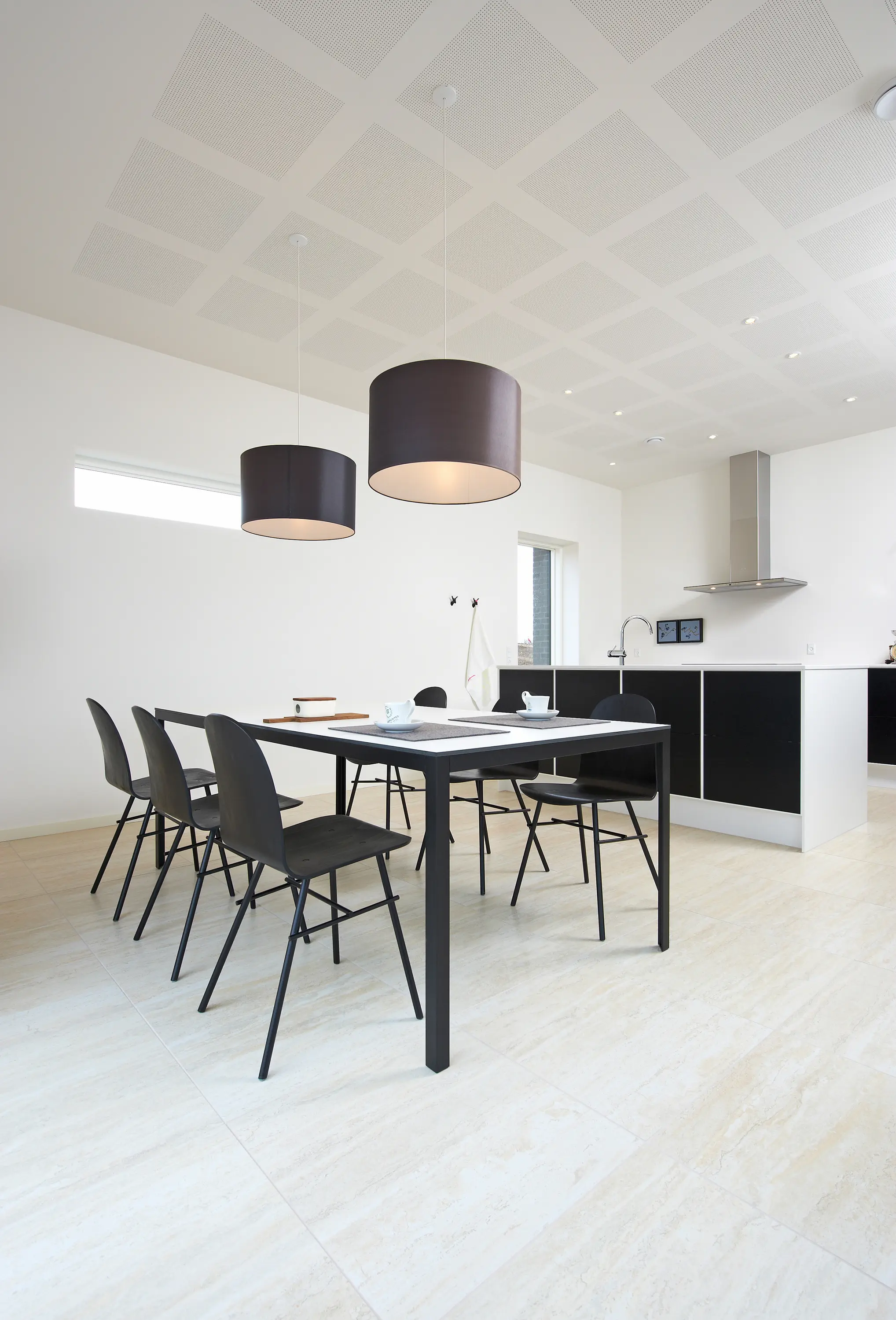 8000C - Kant High Table