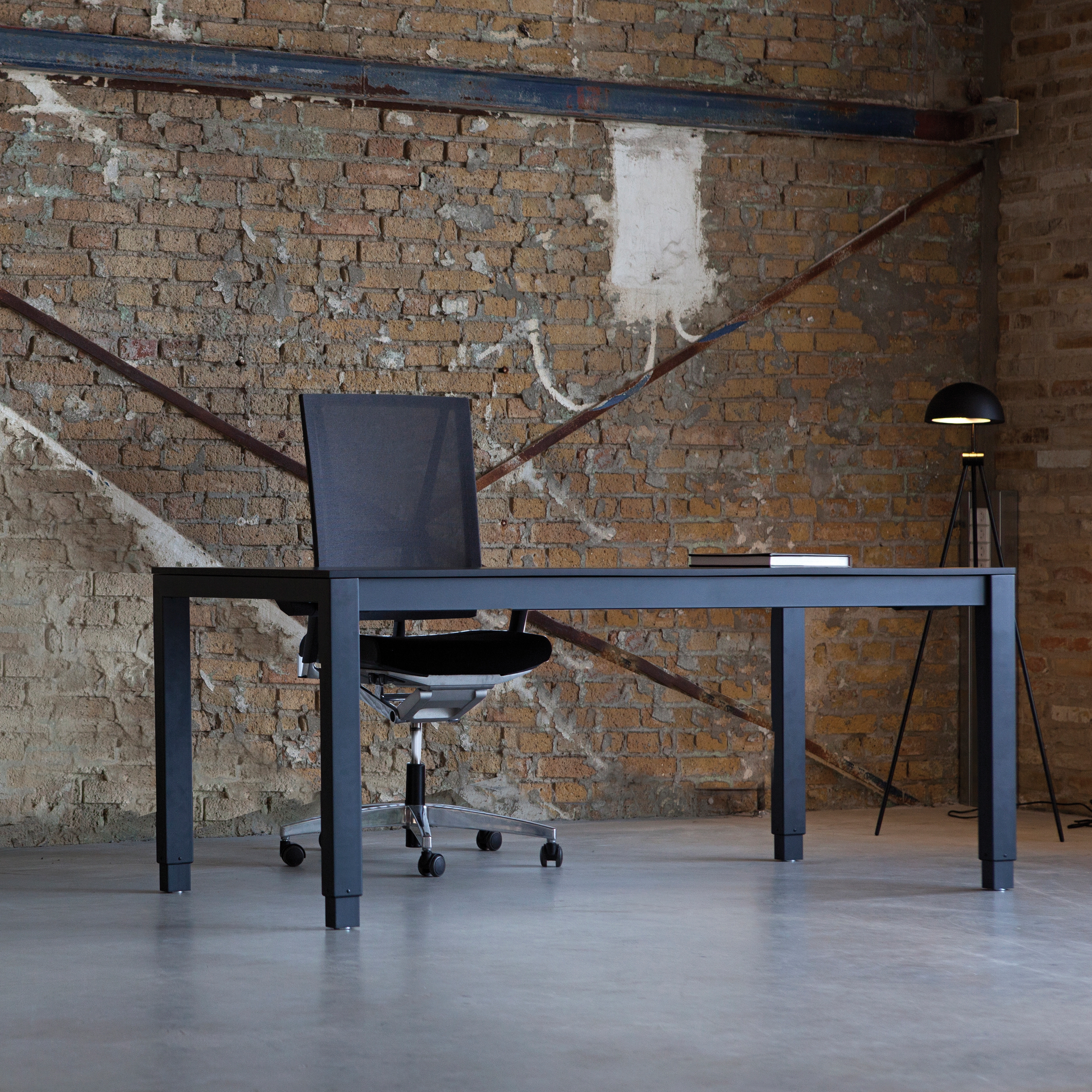 Mostrar el producto H4 del fabricante Holmris B8