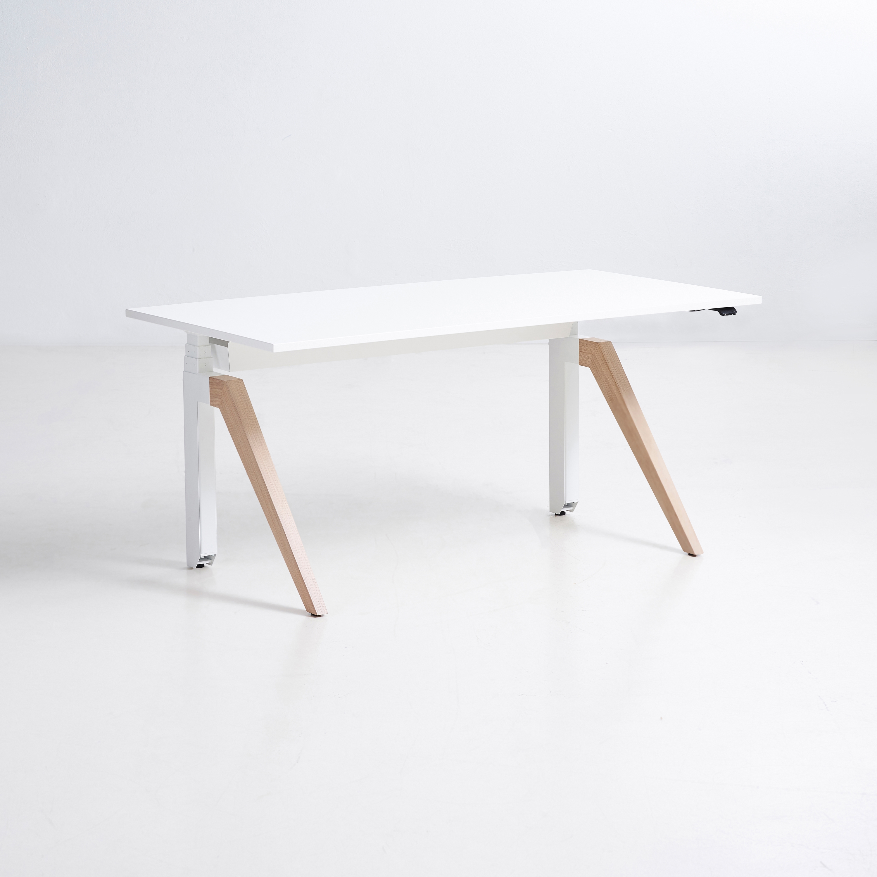 Produkt Cabale Desks des Herstellers Holmris B8 anzeigen