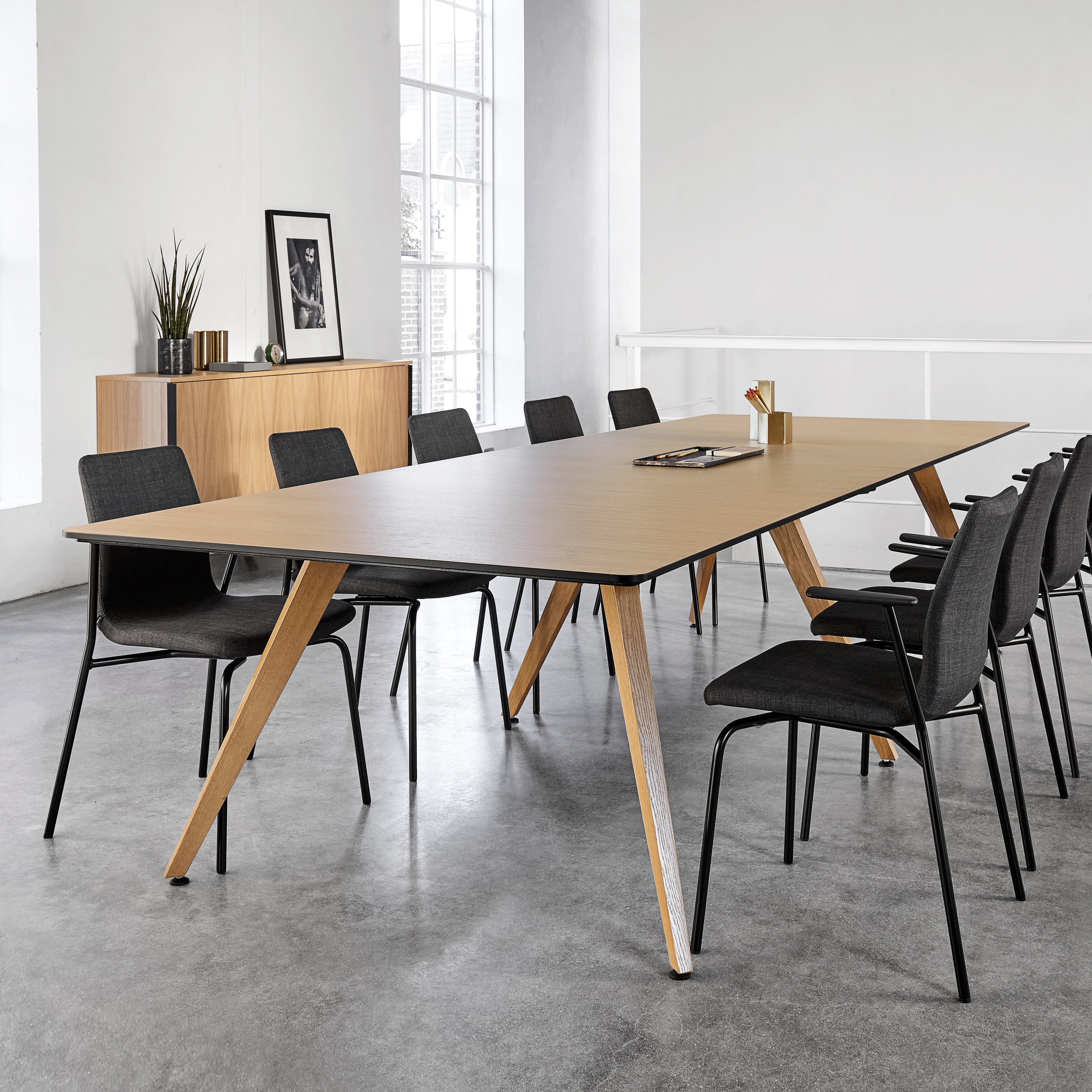 Produkt Cabale Conference Table des Herstellers Holmris B8 anzeigen
