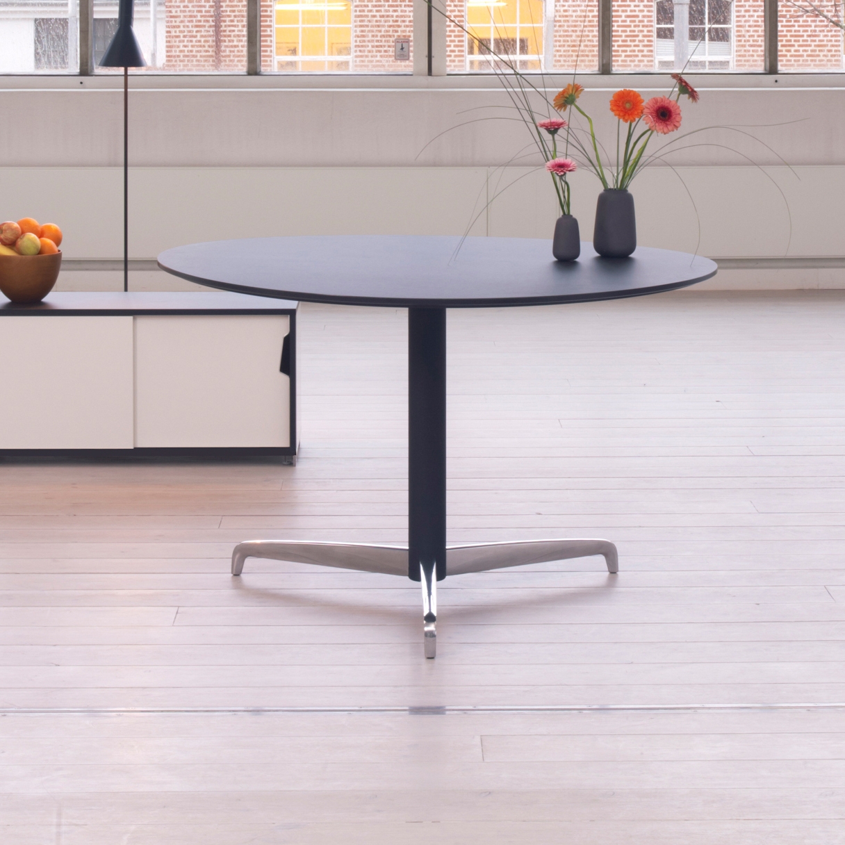 Display product Genese Round Café Table from manufacturer Holmris B8