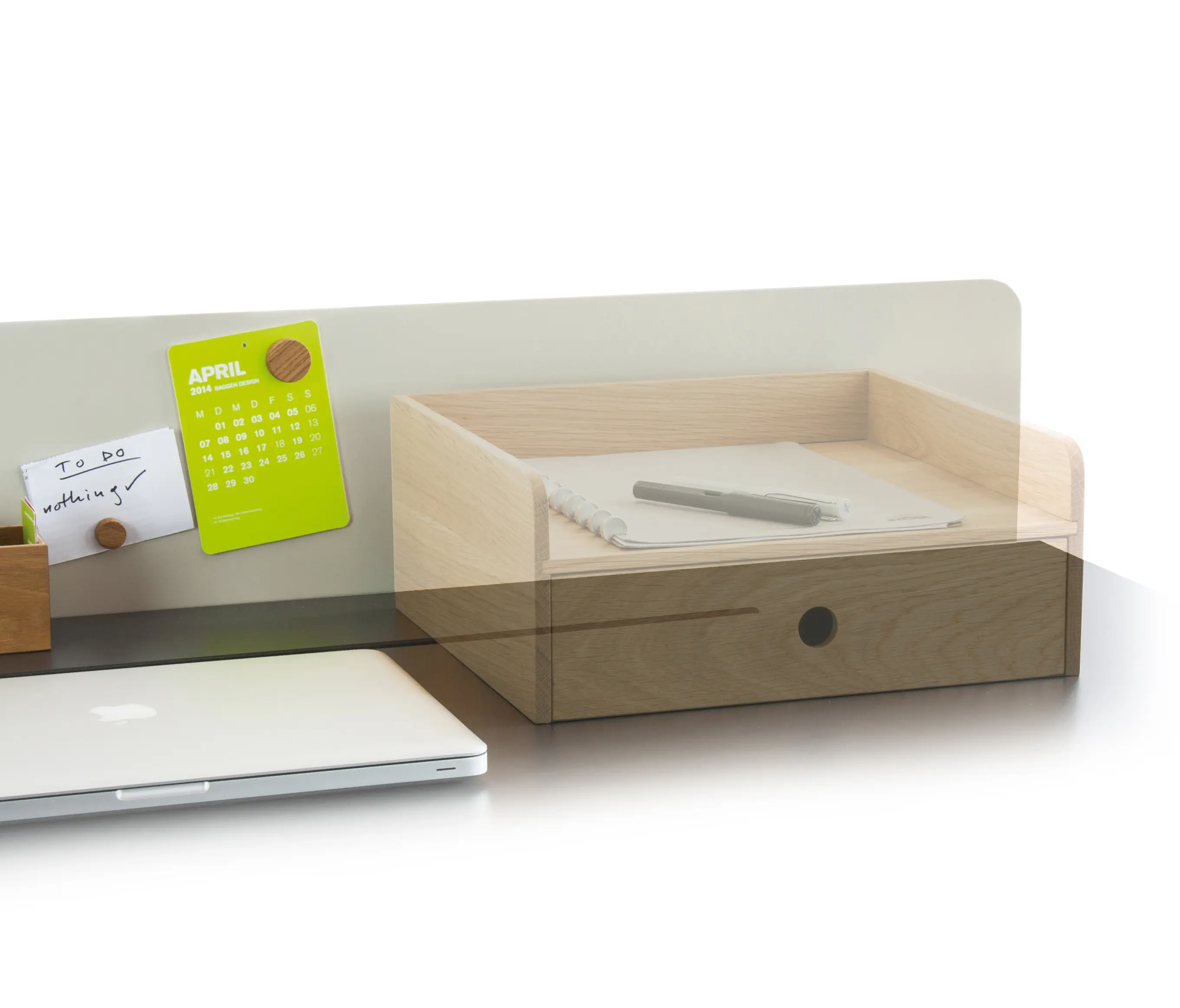 OLIVER CONRAD - MAD Desk screen