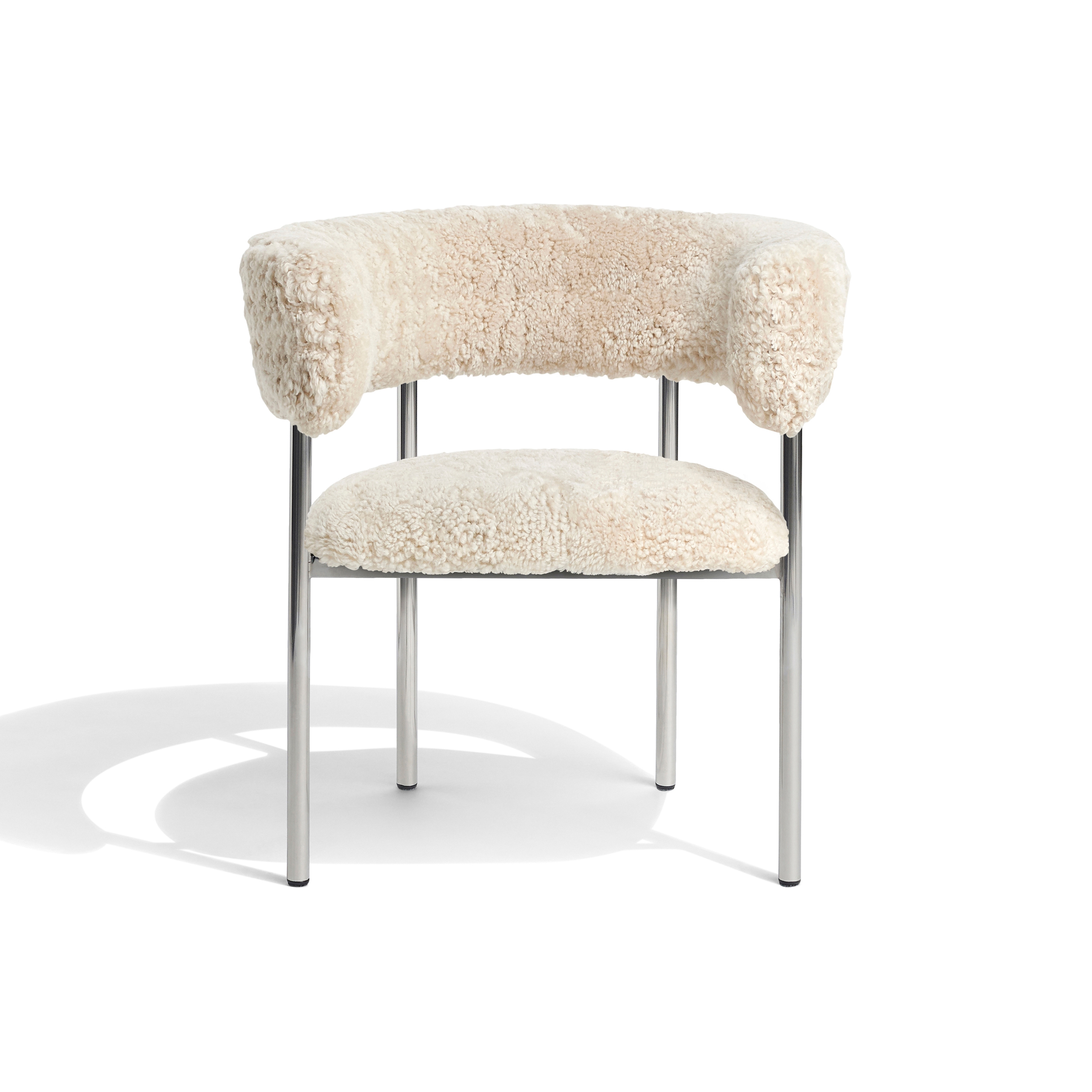 Font regular dining armchair | oyster sheepskin