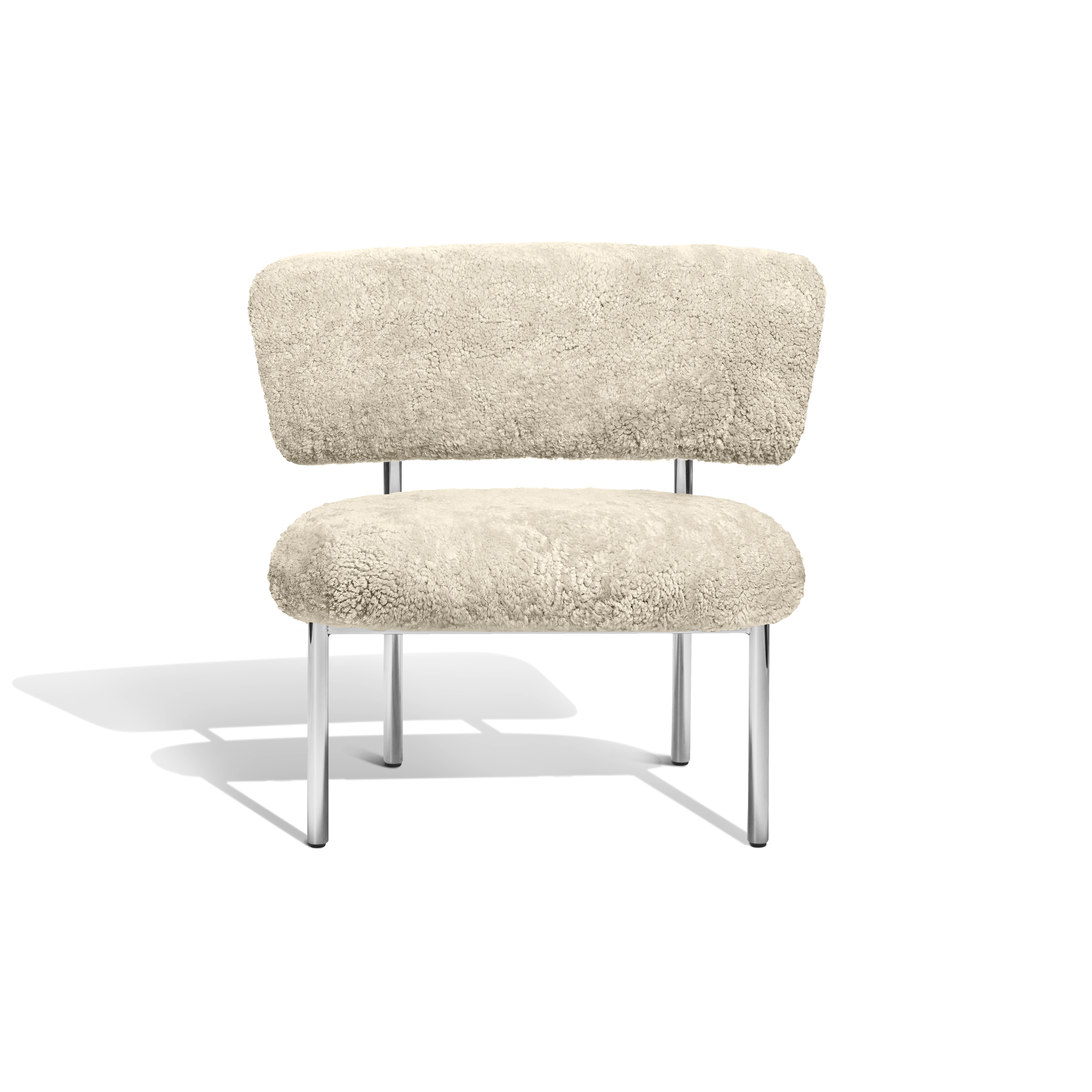 Display product Font bold lounge chair | oyster sheepskin from manufacturer møbel copenhagen