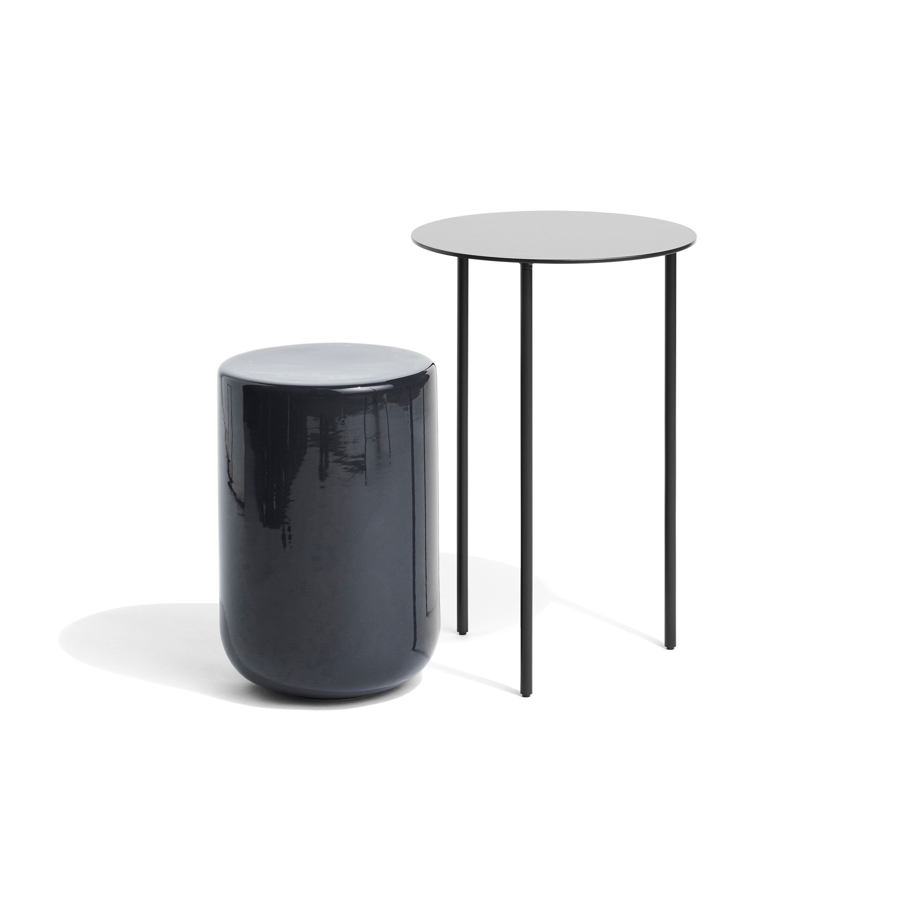 The pair S side tables | black